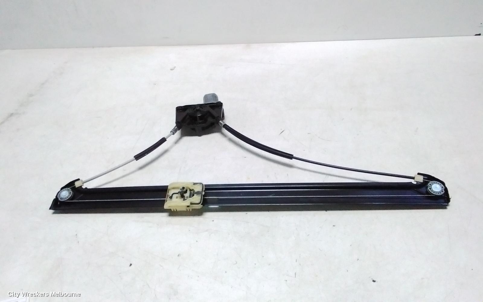 VOLKSWAGEN CRAFTER LEFT FRONT WINDOW REG/MOTOR, SY1, 08/2017 ONWARDS