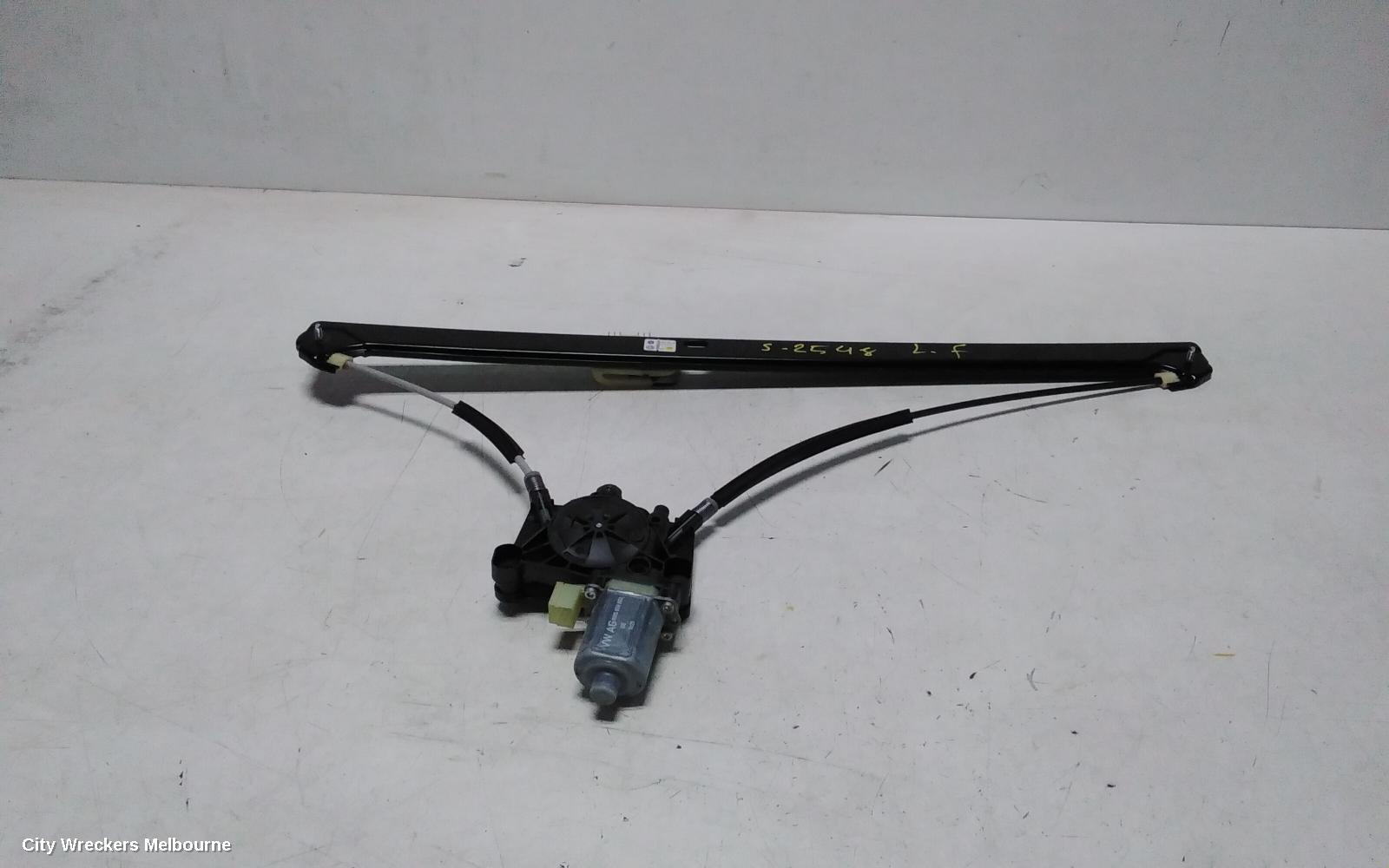 VOLKSWAGEN CRAFTER LEFT FRONT WINDOW REG/MOTOR, SY1, 08/2017 ONWARDS