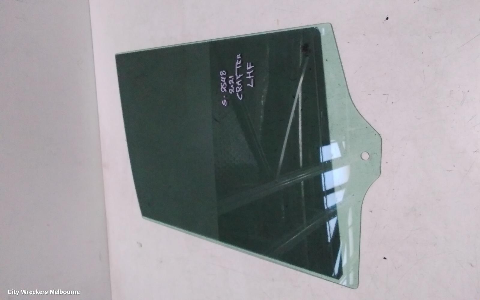 VOLKSWAGEN CRAFTER LEFT FRONT DOOR WINDOW, SY1, 08/2017 ONWARDS