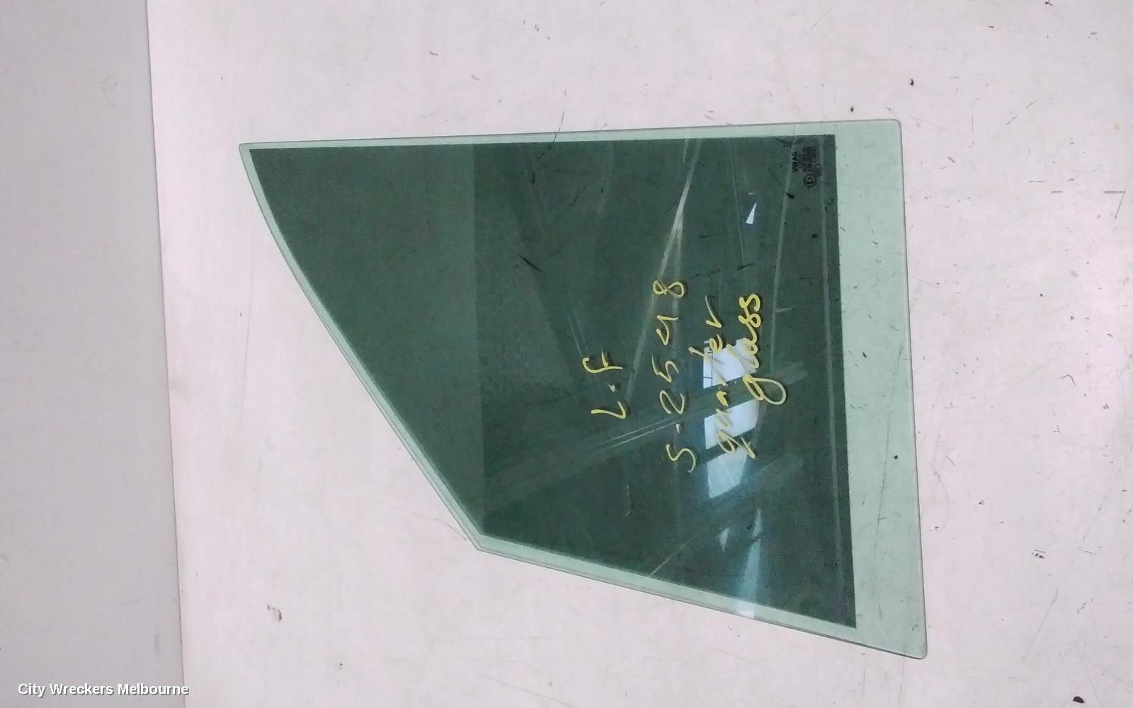 VOLKSWAGEN CRAFTER LEFT FRONT 1/4 DOOR GLASS, SY1, 08/2017 ONWARDS