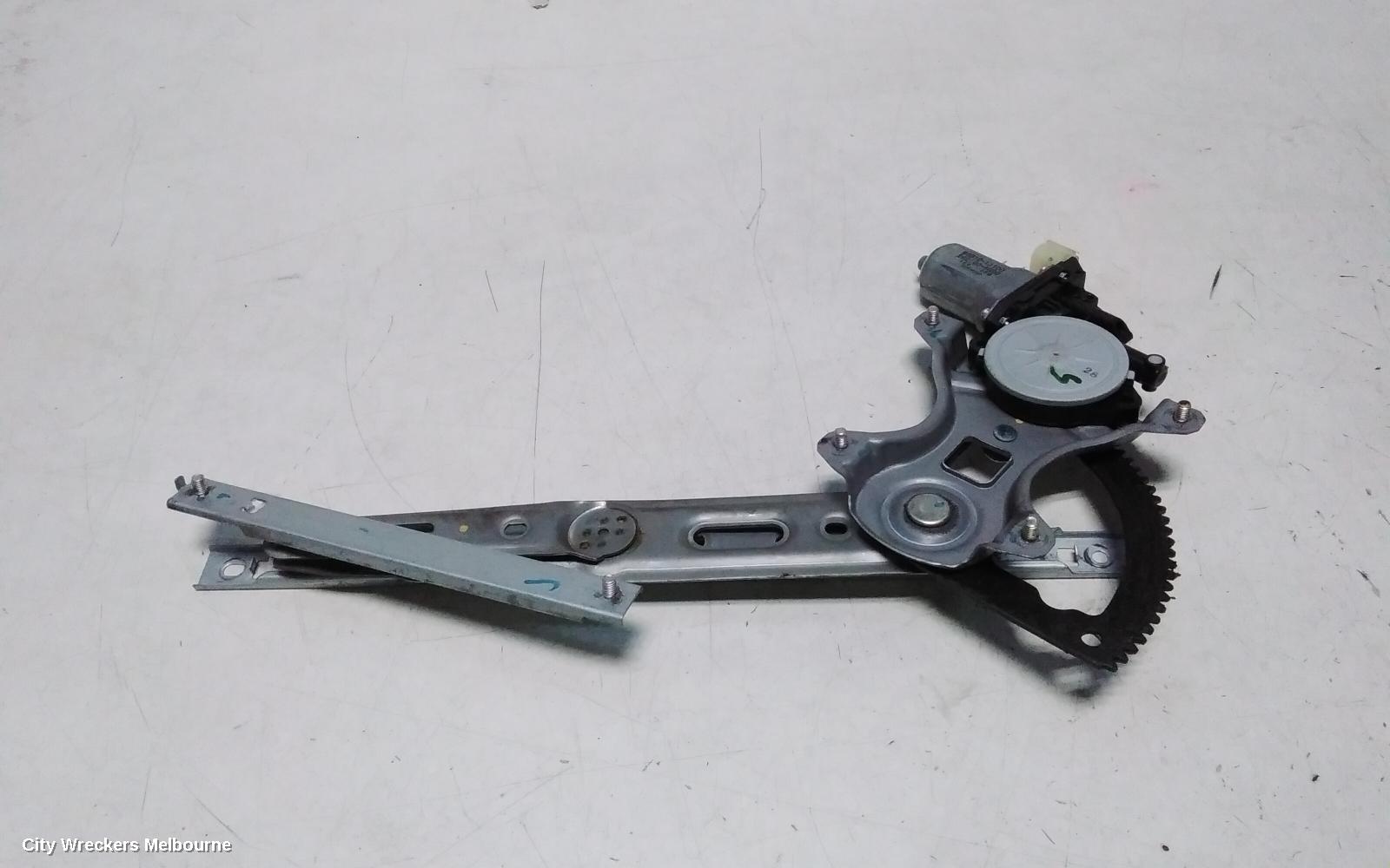 HYUNDAI I20 LEFT FRONT WINDOW REG/MOTOR, PB, 5DR HATCH, 04/2010 - 12/2015