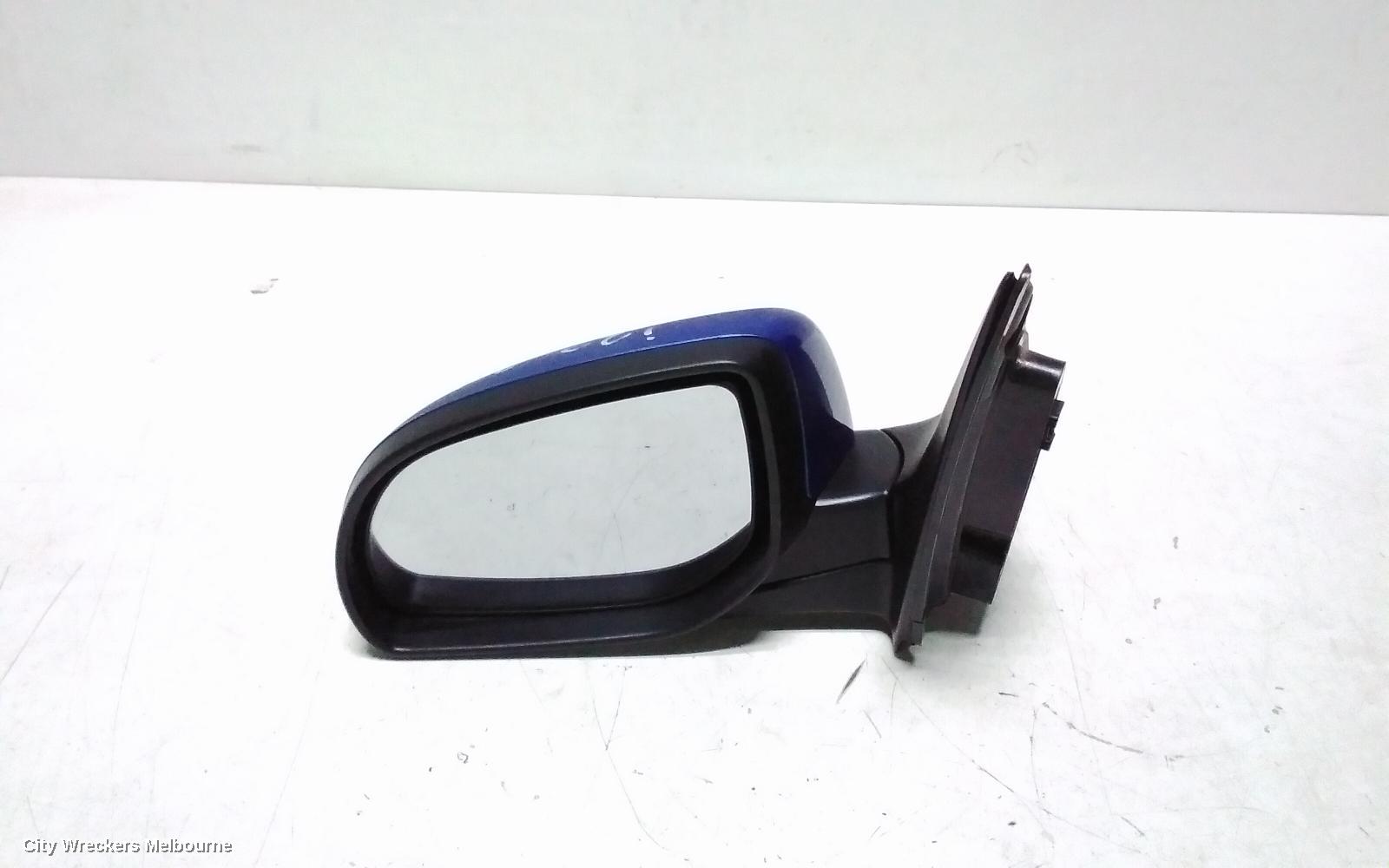 HYUNDAI I20 LEFT DOOR MIRROR, PB, MANUAL FOLDING, NON FLASHER TYPE, 04/2010 - 12/2015
