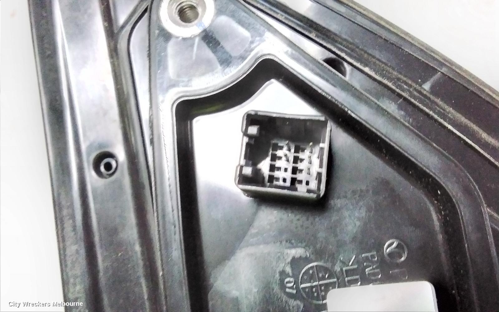 HYUNDAI I20 LEFT DOOR MIRROR, PB, MANUAL FOLDING, NON FLASHER TYPE, 04/2010 - 12/2015