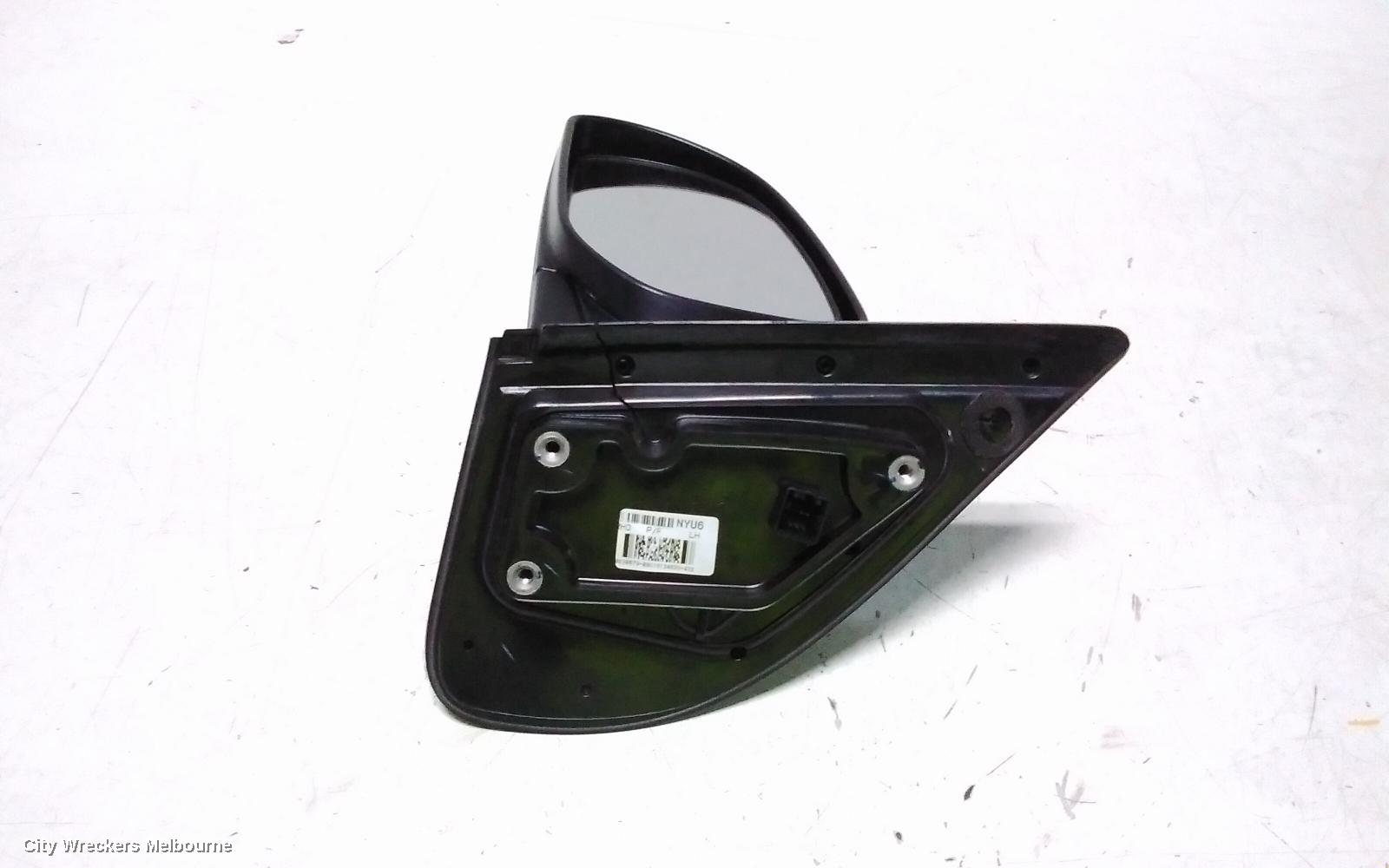 HYUNDAI I20 LEFT DOOR MIRROR, PB, MANUAL FOLDING, NON FLASHER TYPE, 04/2010 - 12/2015