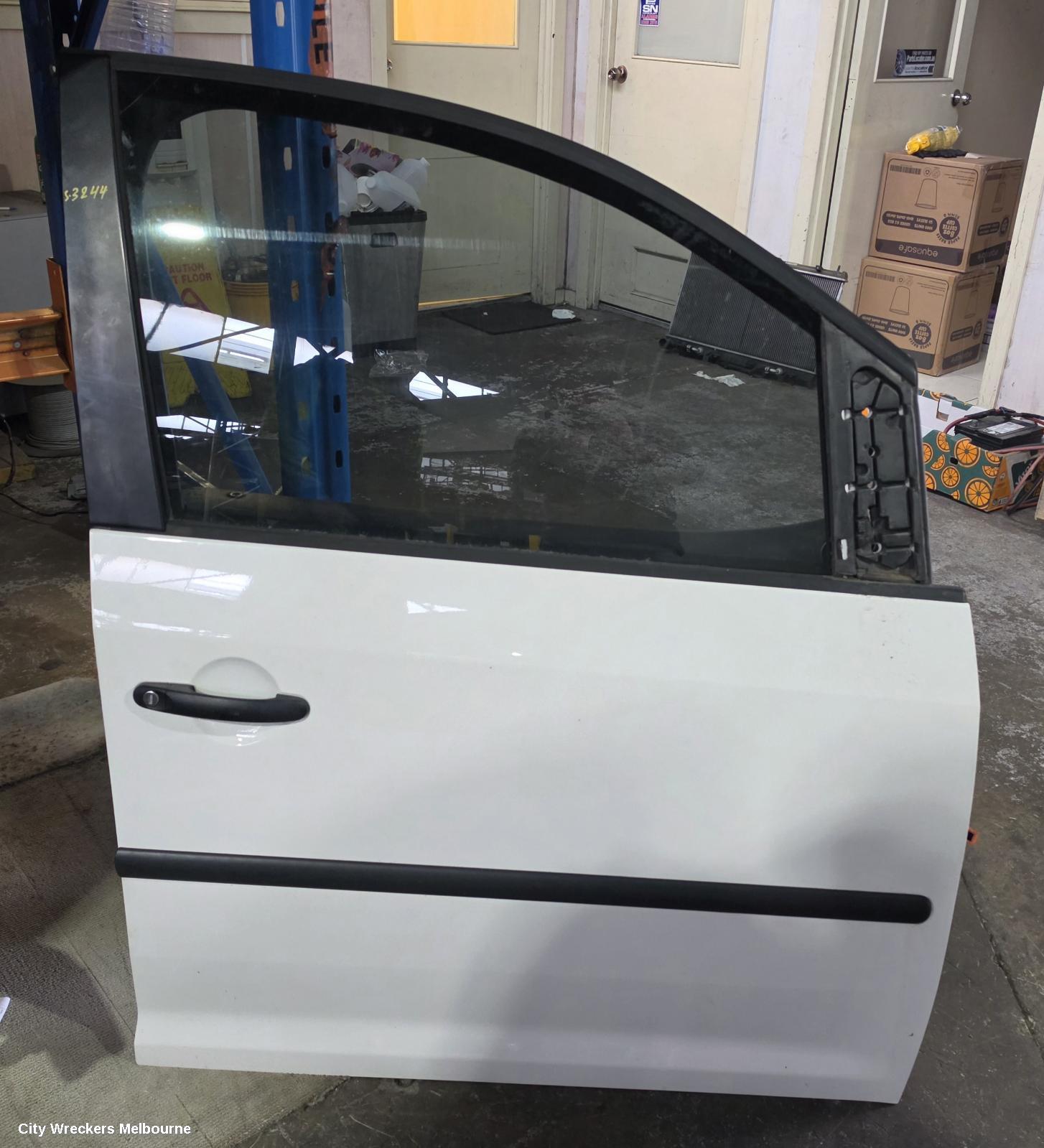 VOLKSWAGEN CADDY RIGHT FRONT DOOR, 2K, 12/2004 - 06/2015