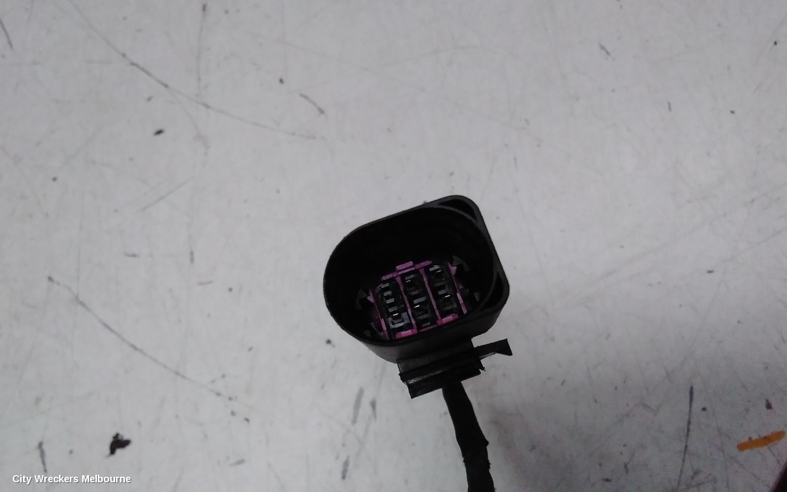 PORSCHE MACAN RIGHT TAILLIGHT, IN BUMPER, REFLECTOR W/ REVERSE LIGHT, 95B, 06/2014 - 04/2021