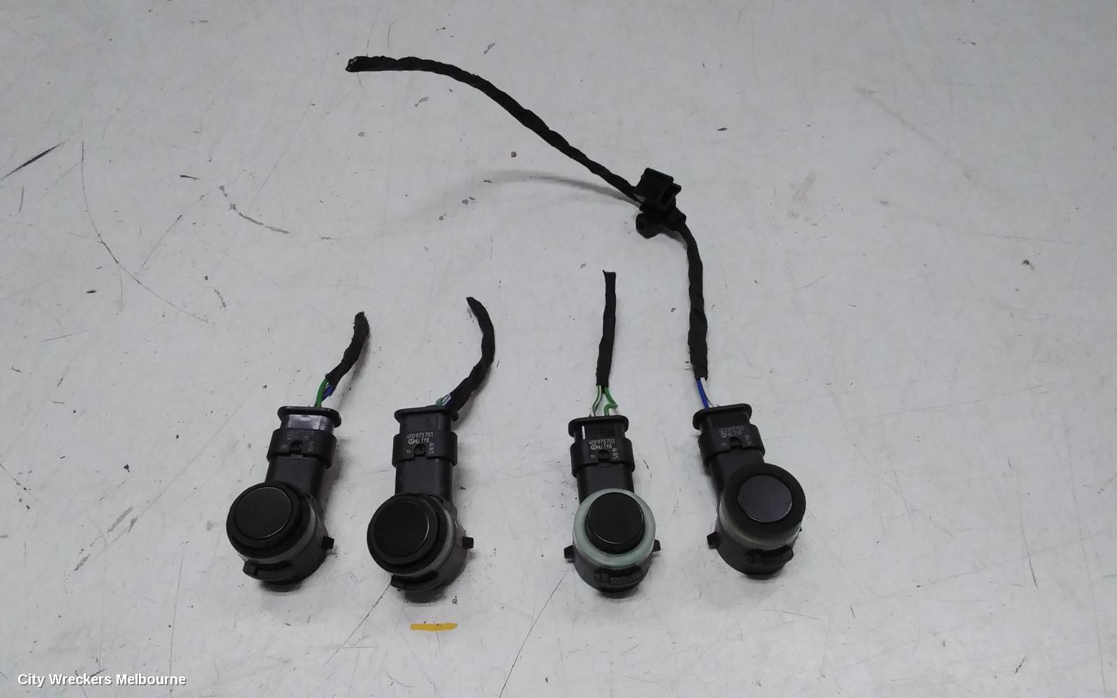 PORSCHE MACAN, 95B, 06/2014 - 12/2025, 4 SENSOR OF REAR BAR: 142503