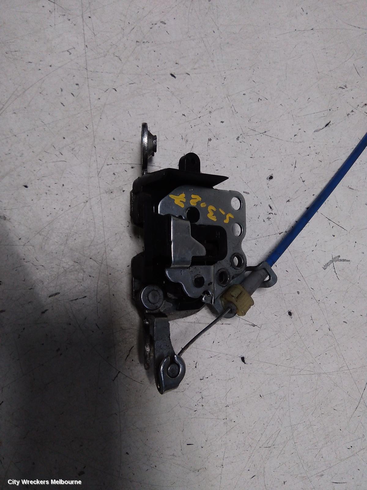 TOYOTA HIACE DOOR/BOOT/GATE LOCK, RIGHT REAR DOOR LOCK, TRH/KDH, 01/2005 - 04/2019