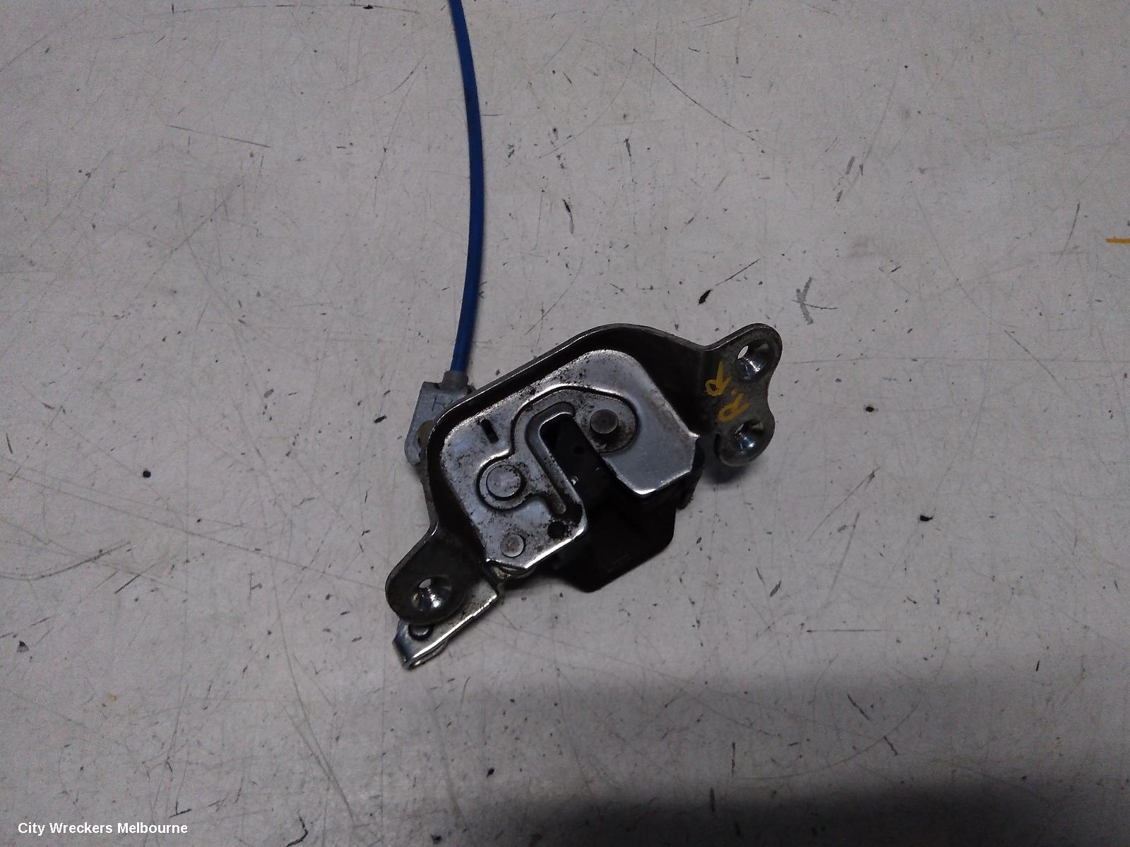 TOYOTA HIACE DOOR/BOOT/GATE LOCK, RIGHT REAR DOOR LOCK, TRH/KDH, 01/2005 - 04/2019