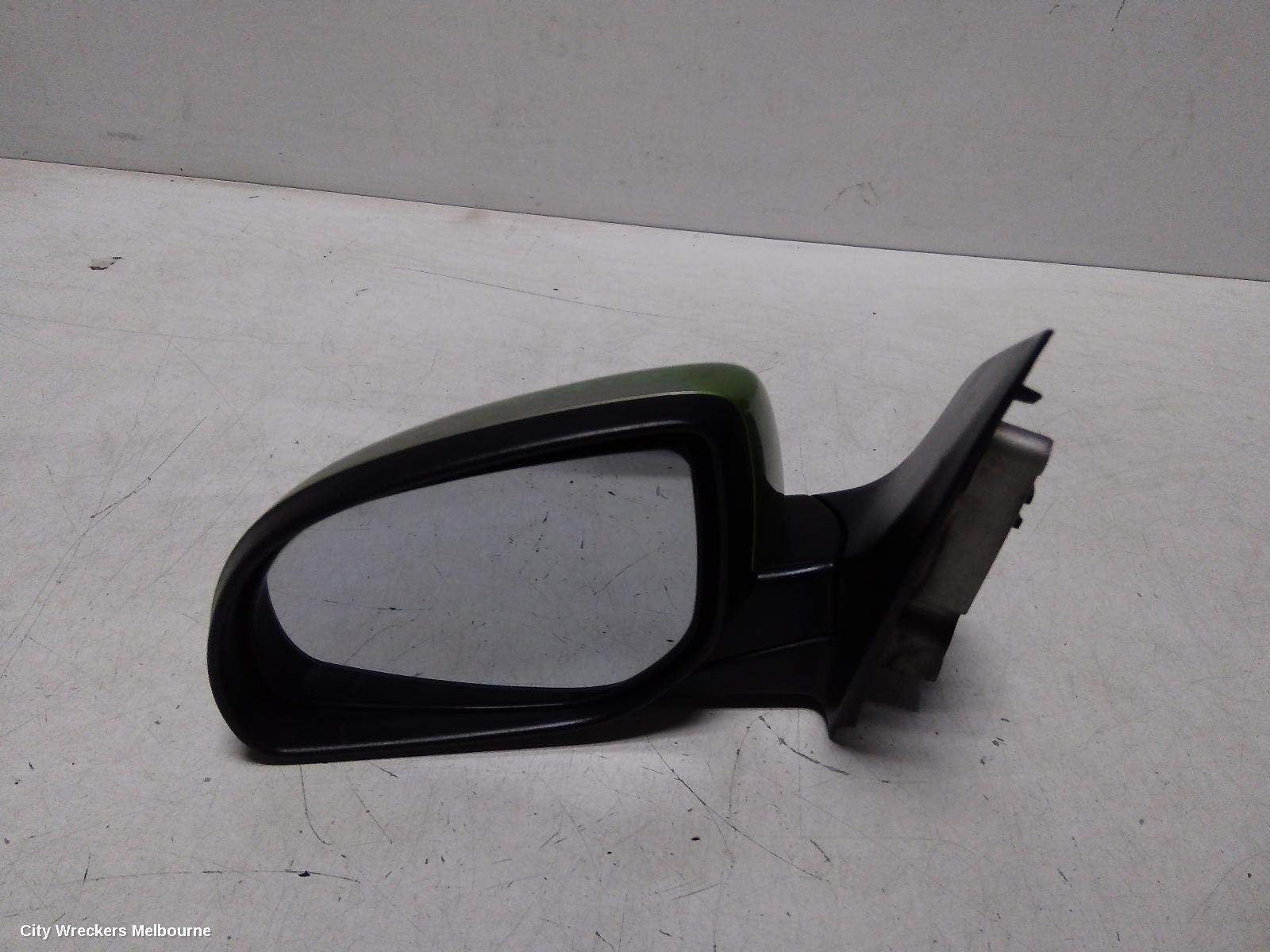 HYUNDAI I20 LEFT DOOR MIRROR, PB, MANUAL FOLDING, NON FLASHER TYPE, 04/2010 - 12/2015
