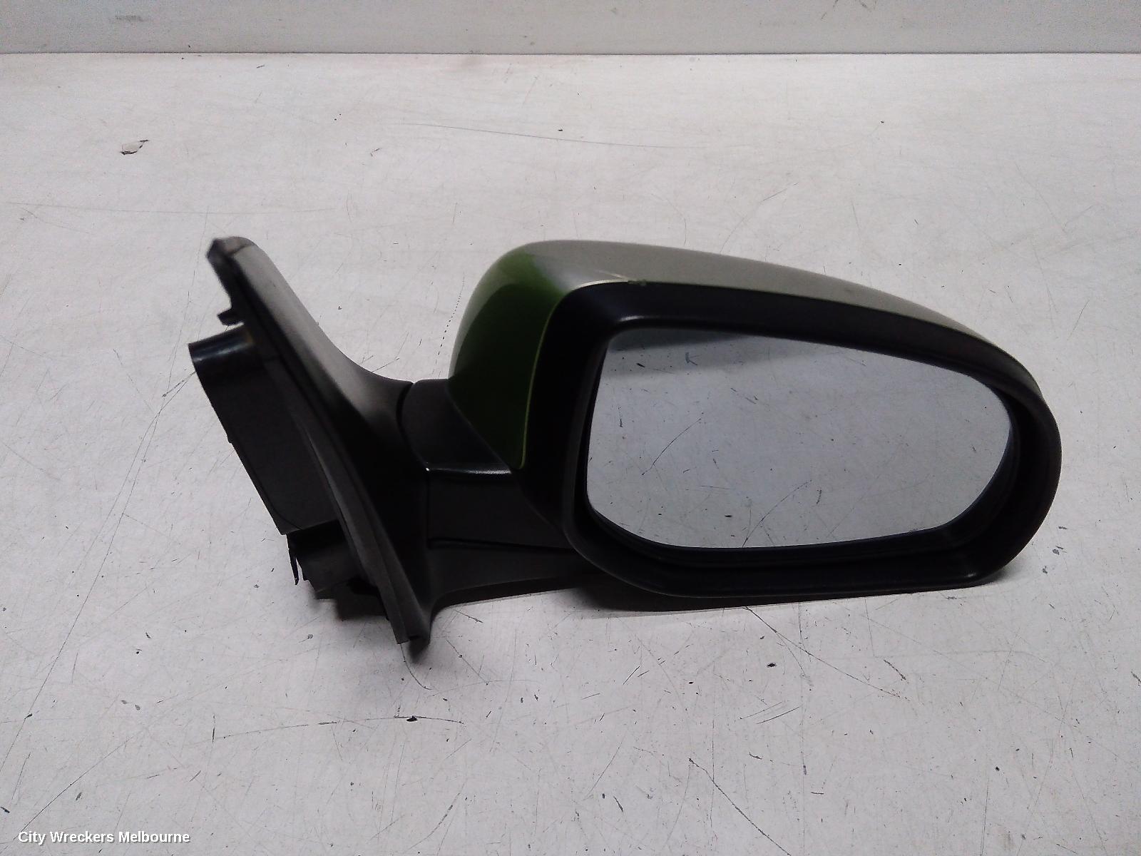 HYUNDAI I20 RIGHT DOOR MIRROR, PB, MANUAL FOLDING, NON FLASHER TYPE, 04/2010 - 12/2015