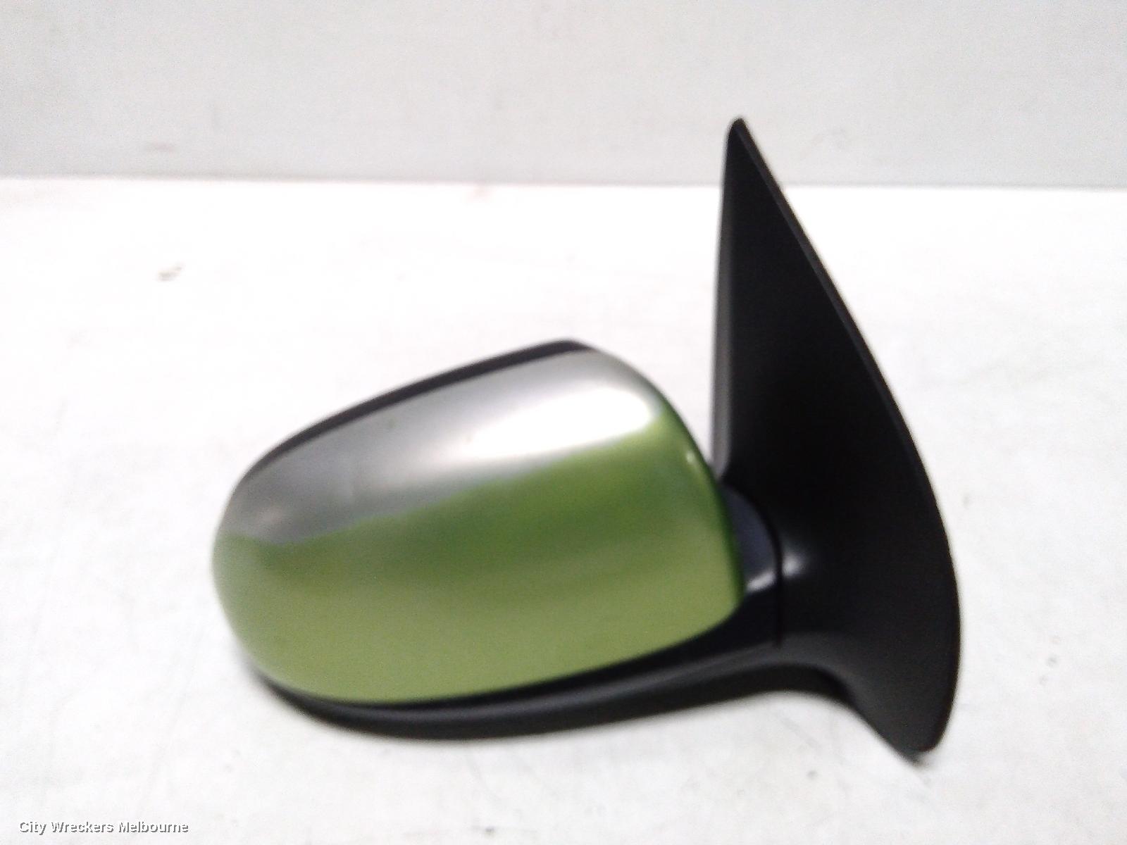 HYUNDAI I20 RIGHT DOOR MIRROR, PB, MANUAL FOLDING, NON FLASHER TYPE, 04/2010 - 12/2015
