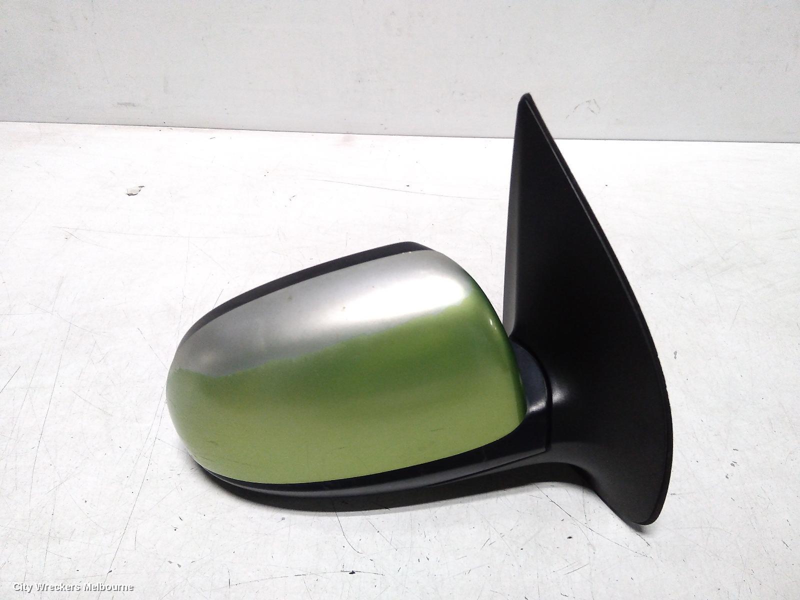 HYUNDAI I20 RIGHT DOOR MIRROR, PB, MANUAL FOLDING, NON FLASHER TYPE, 04/2010 - 12/2015