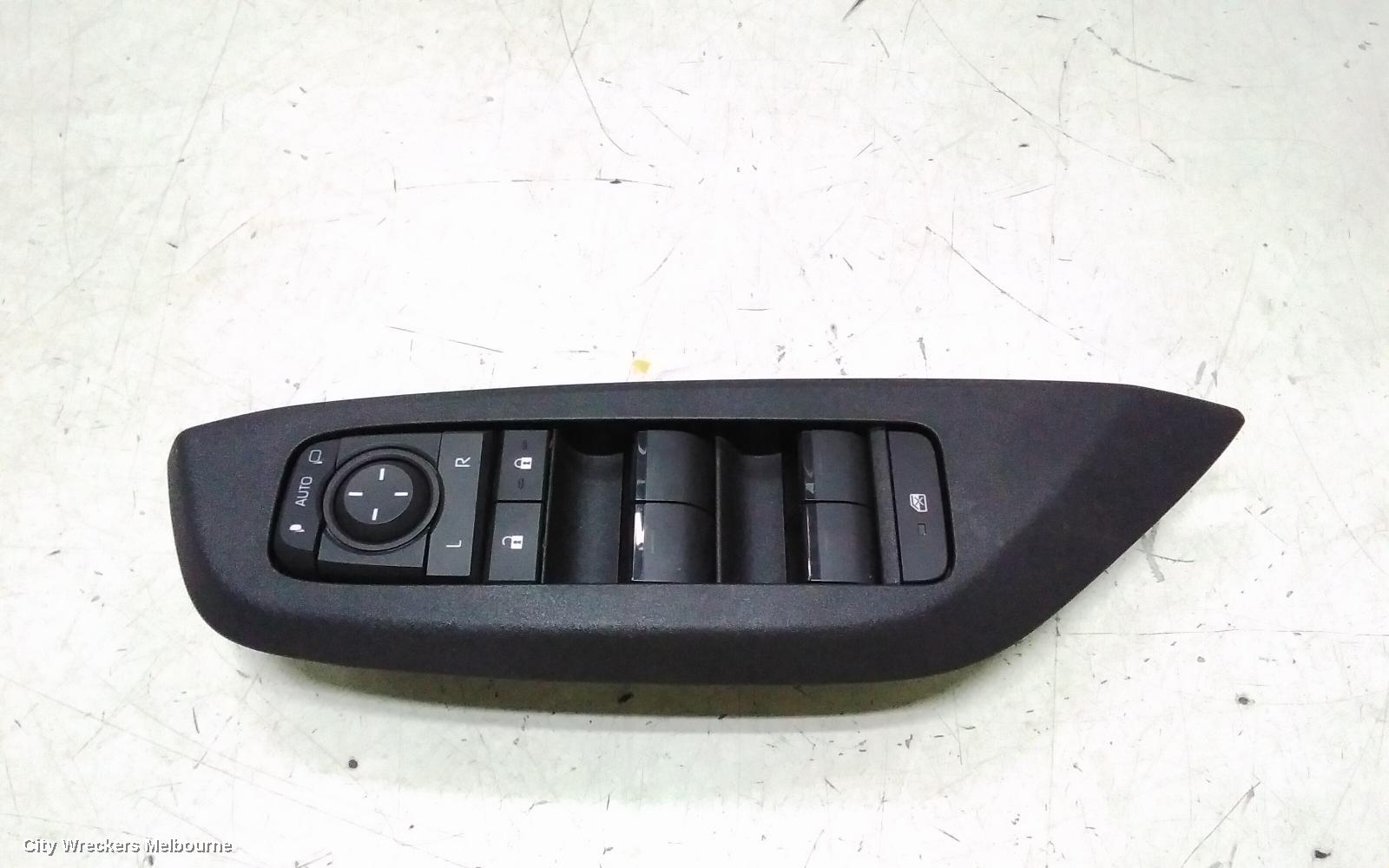 TOYOTA YARIS PWR DR WIND SWITCH, RH FRONT (MASTER SWITCH), XP210 SERIES, 04/2020 - 12/2023