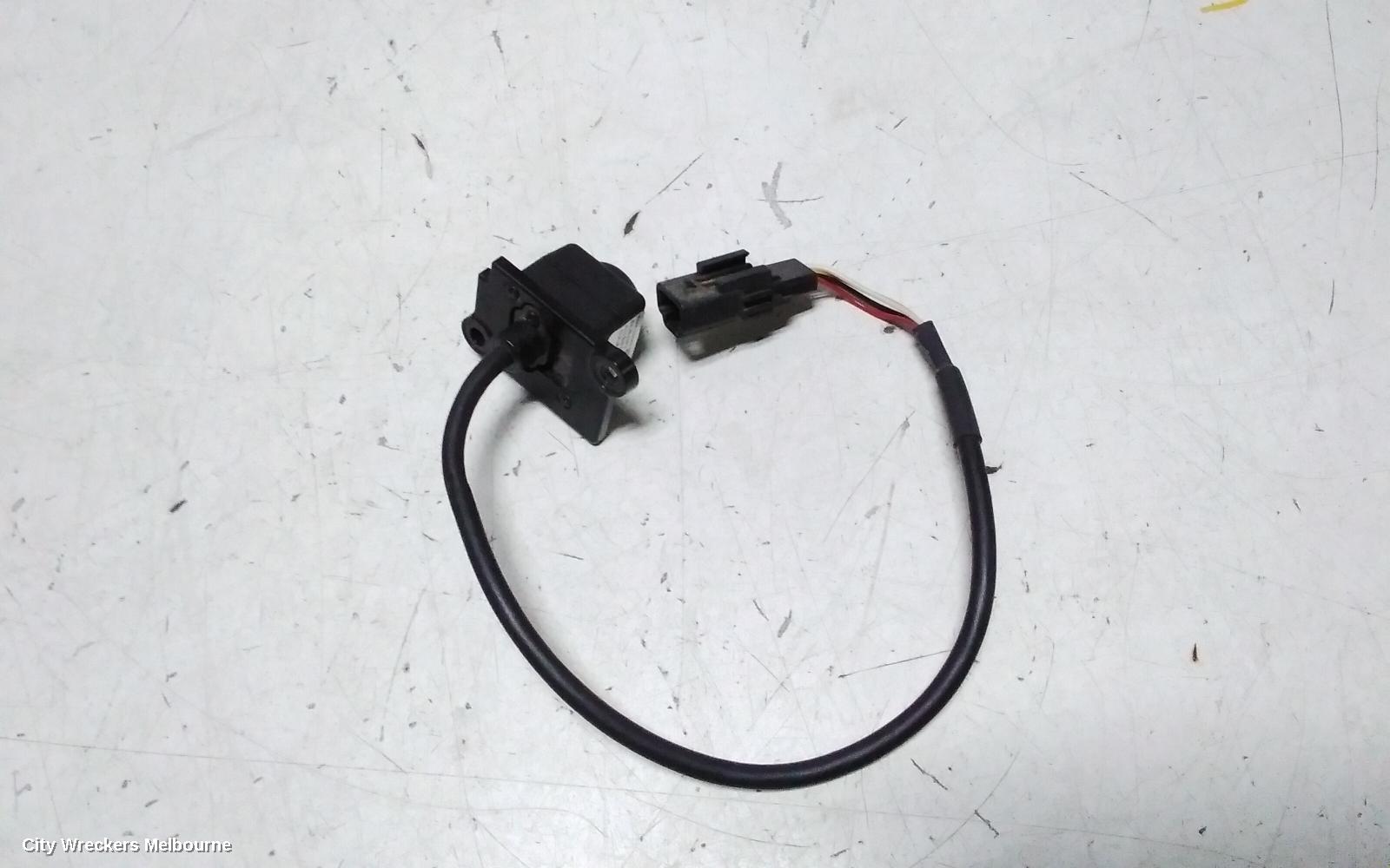 RENAULT TRAFIC REVERSE CAMERA, X82, REVERSE CAMERA (LEFT BARN DOOR MOUNTED), 01/2015 ONWARDS