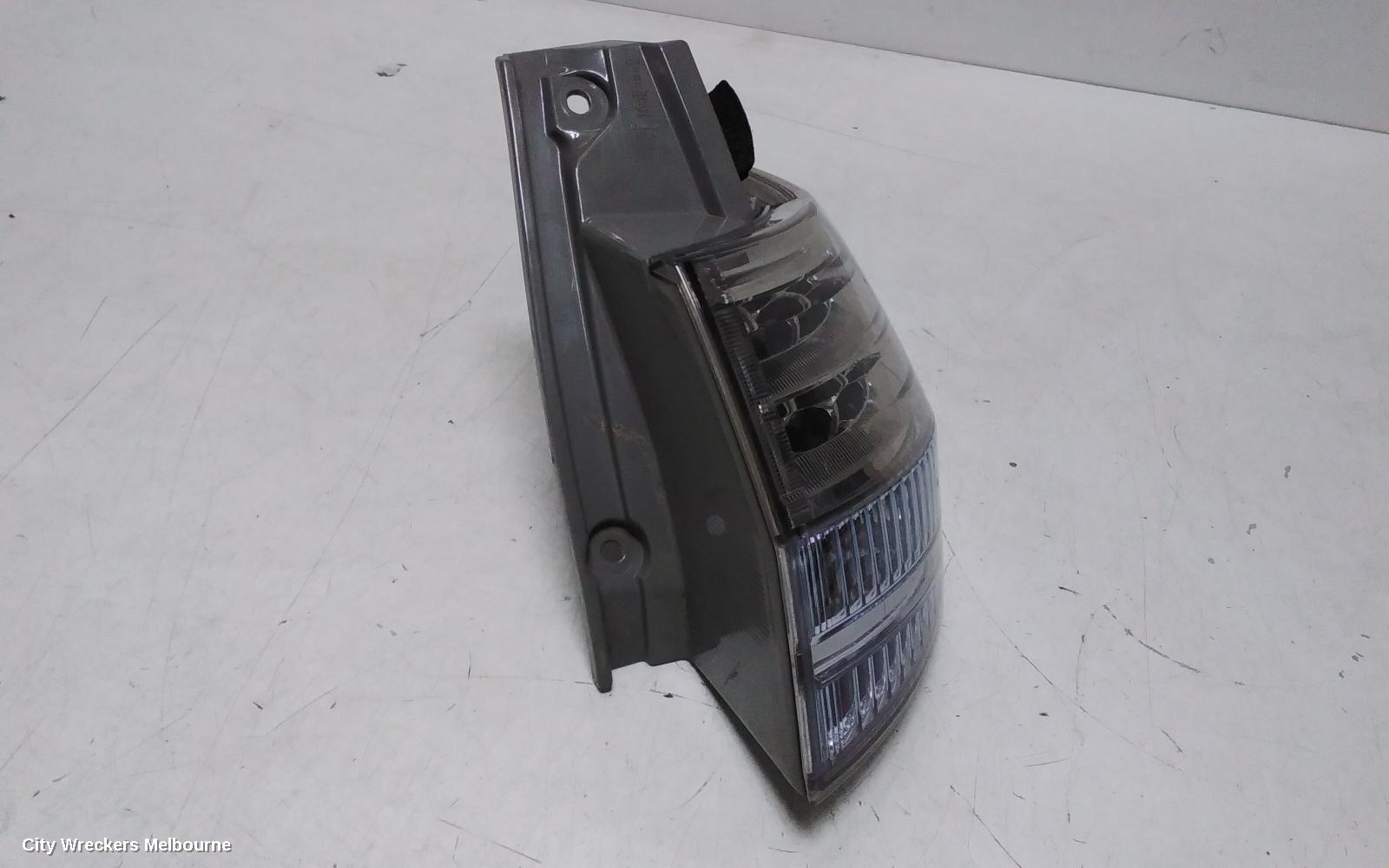 TOYOTA ESTIMA RIGHT TAILLIGHT, XR50, CLEAR, LENS# 28-196, 05-19 (IMPORT)