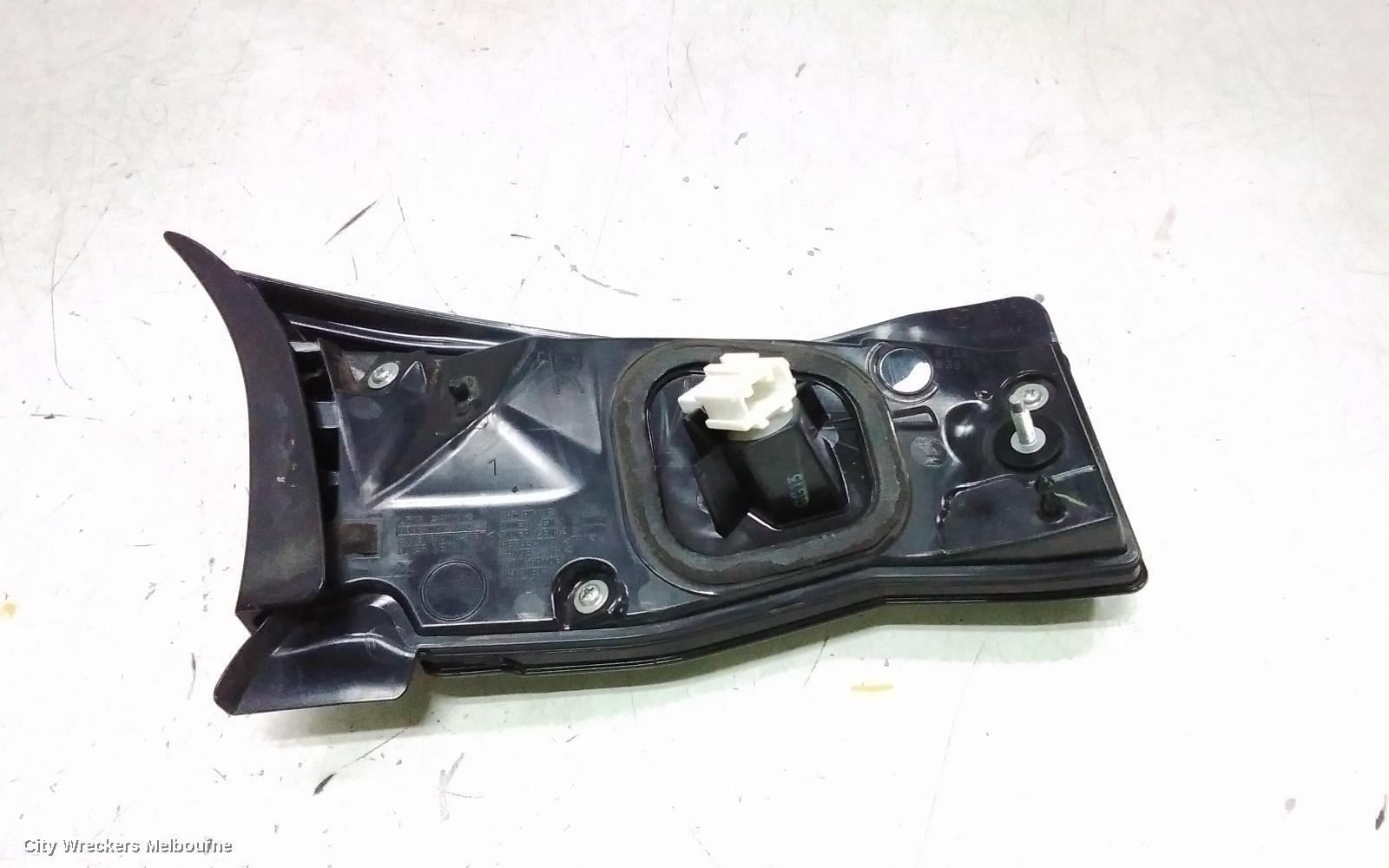 MAZDA CX5 REAR GARNISH, TAILGATE LAMP (RH SIDE), W/ HALOGEN TYPE, KF, 02/2017 - 08/2021