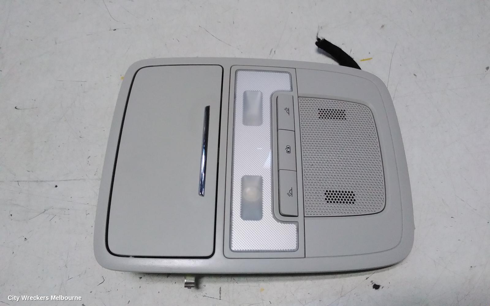 MG HS COURTESY LIGHT, SAS23, FRONT, W/ SUNGLASS HOLDER TYPE, 08/2019 - 12/2024