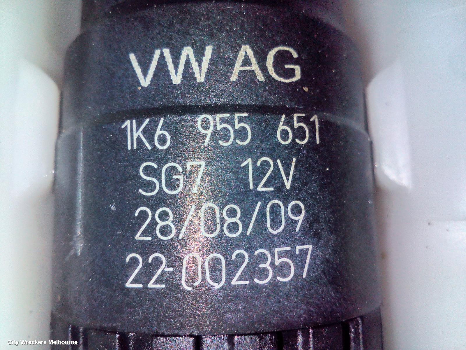 VOLKSWAGEN GOLF WASHER BOTTLE, GEN 5-GEN 6, NON H/LAMP WASHER TYPE, SINGLE PUMP, 06/2004 - 12/2015