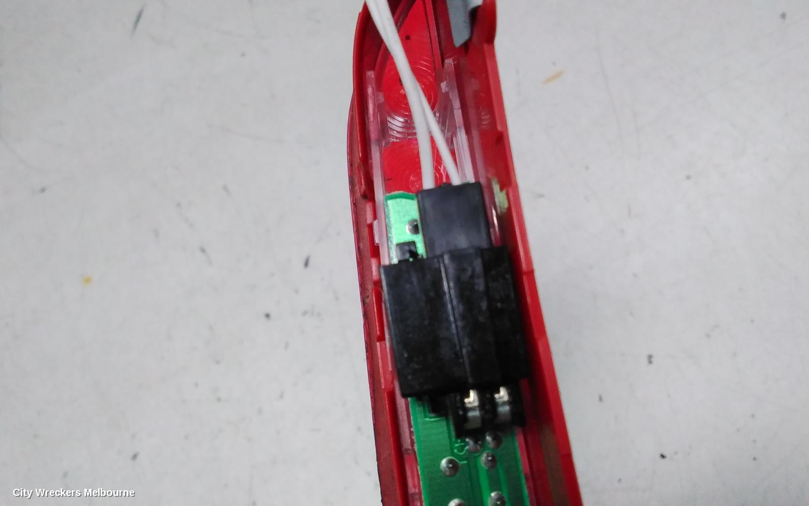 VOLKSWAGEN GOLF HIGH LEVEL STOPLIGHT, GEN 6, HATCH, NON GTI/R, 10/2008 - 12/2015