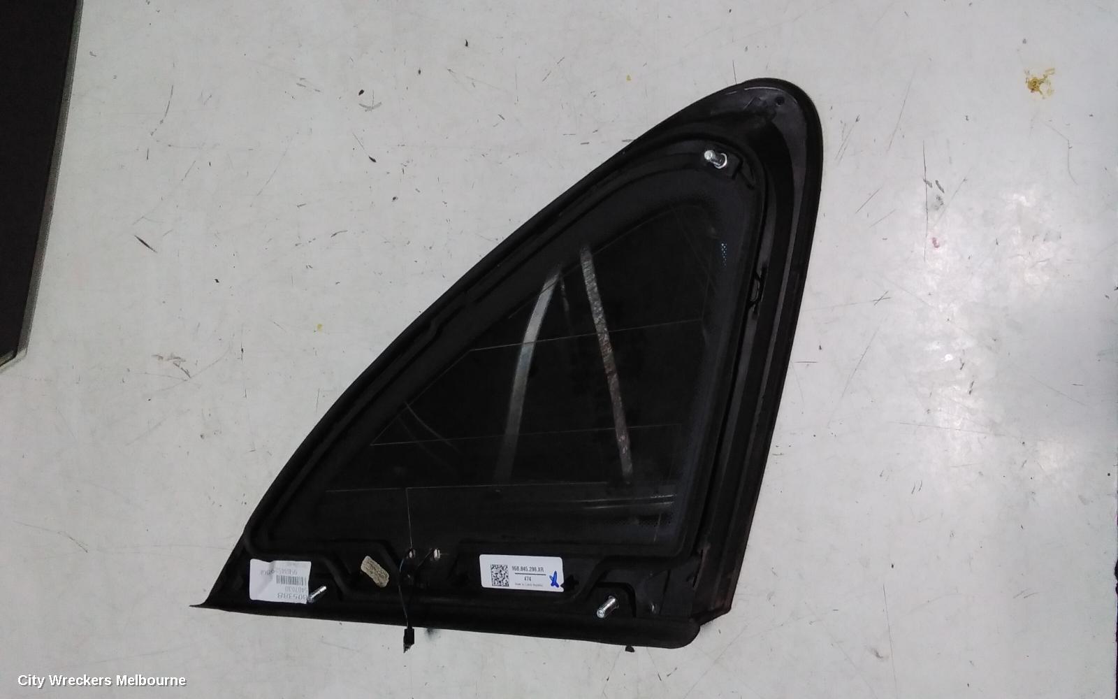 PORSCHE MACAN RIGHT REAR SIDE GLASS, 95B, 06/2014 - 12/2025