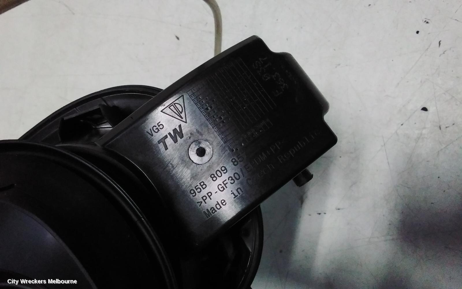 PORSCHE MACAN FUEL DOOR / FILLER, 95B, 06/2014 - 12/2025