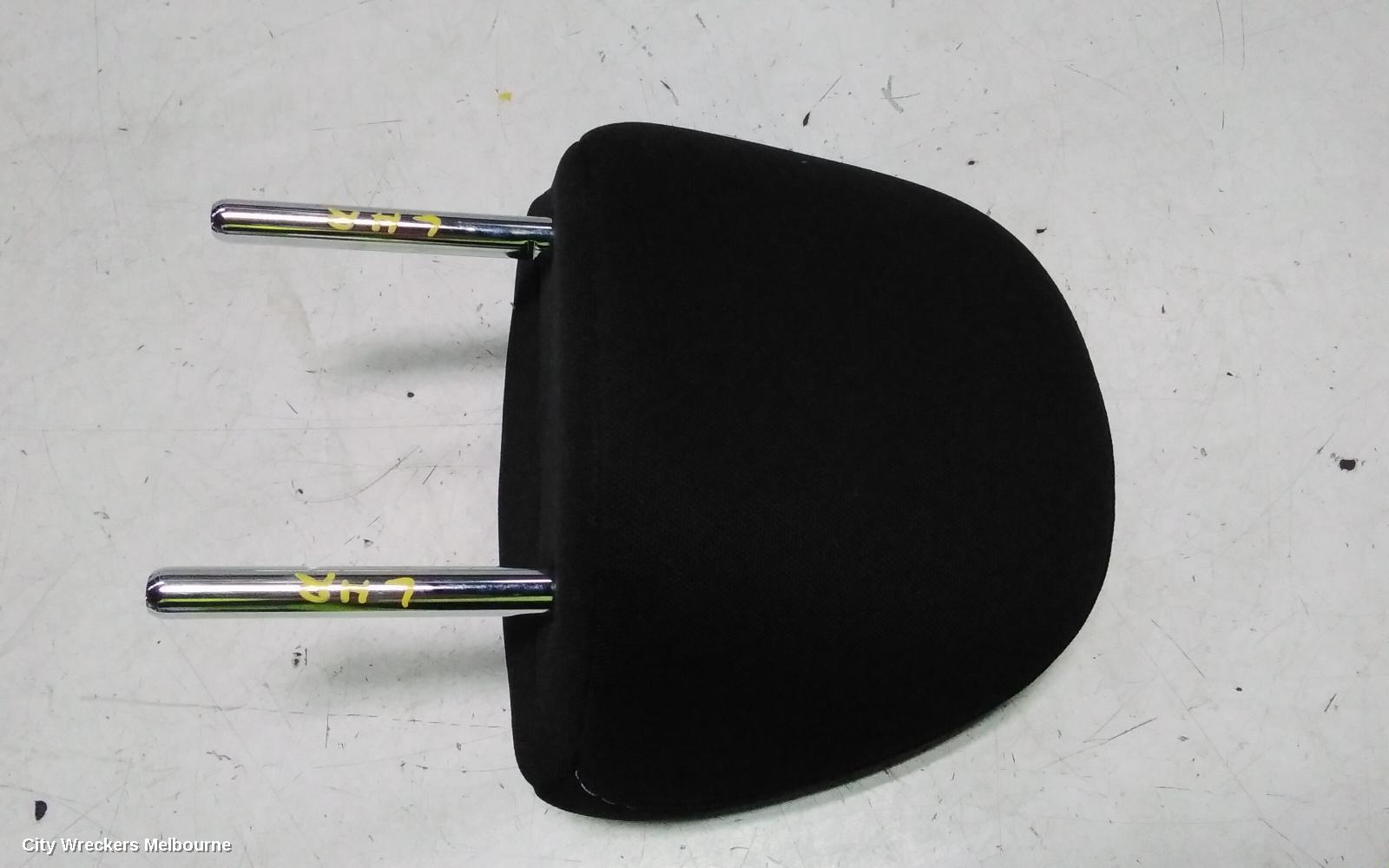 MITSUBISHI OUTLANDER HEADREST, LH REAR 2ND ROW, CLOTH, BLACK, ZM, 08/2021 ONWARDS