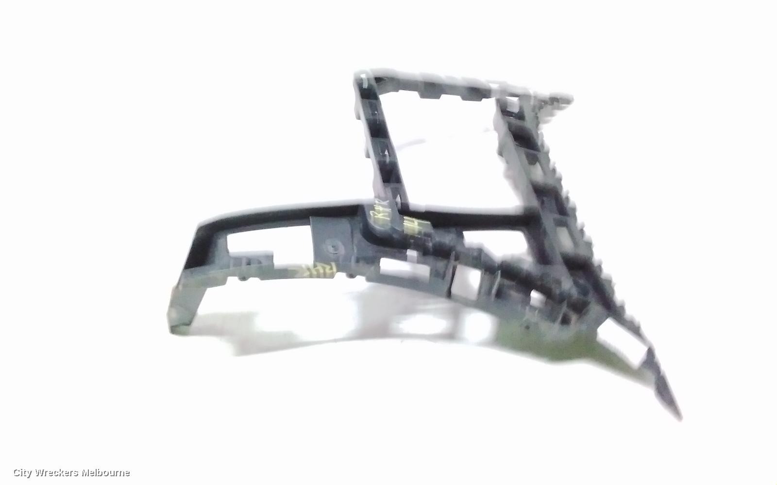VOLKSWAGEN JETTA, 1B, 02/2011 ONWARDS, RHR QTR PANEL BRACKET ~ : 142849