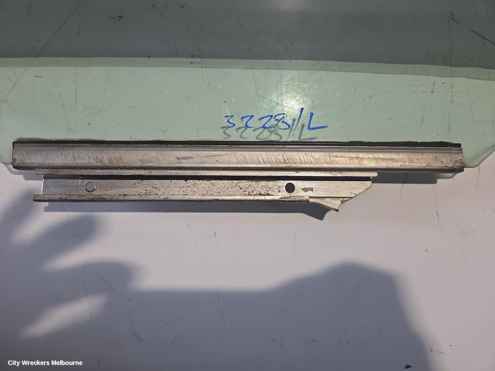 TOYOTA COROLLA LEFT REAR DOOR WINDOW, ZRE152R, HATCH, 03/2007 - 09/2012