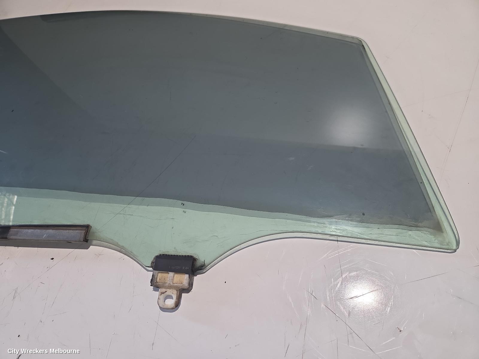 TOYOTA COROLLA RIGHT FRONT DOOR WINDOW, ZRE152R, HATCH, 03/2007 - 09/2012