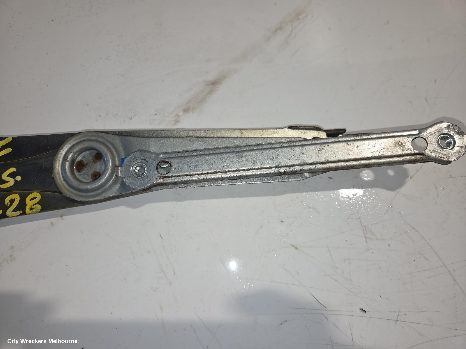 TOYOTA COROLLA RIGHT FRONT WINDOW REG/MOTOR, ZRE152/20153R, 03/2007 - 10/2013
