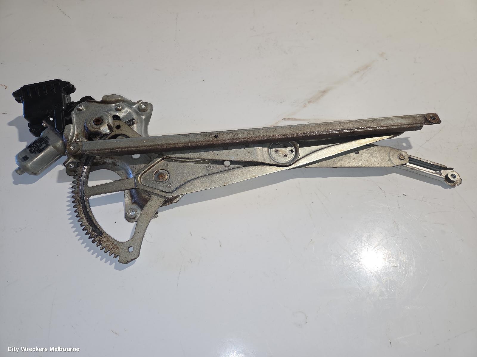 TOYOTA COROLLA RIGHT FRONT WINDOW REG/MOTOR, ZRE152/20153R, 03/2007 - 10/2013