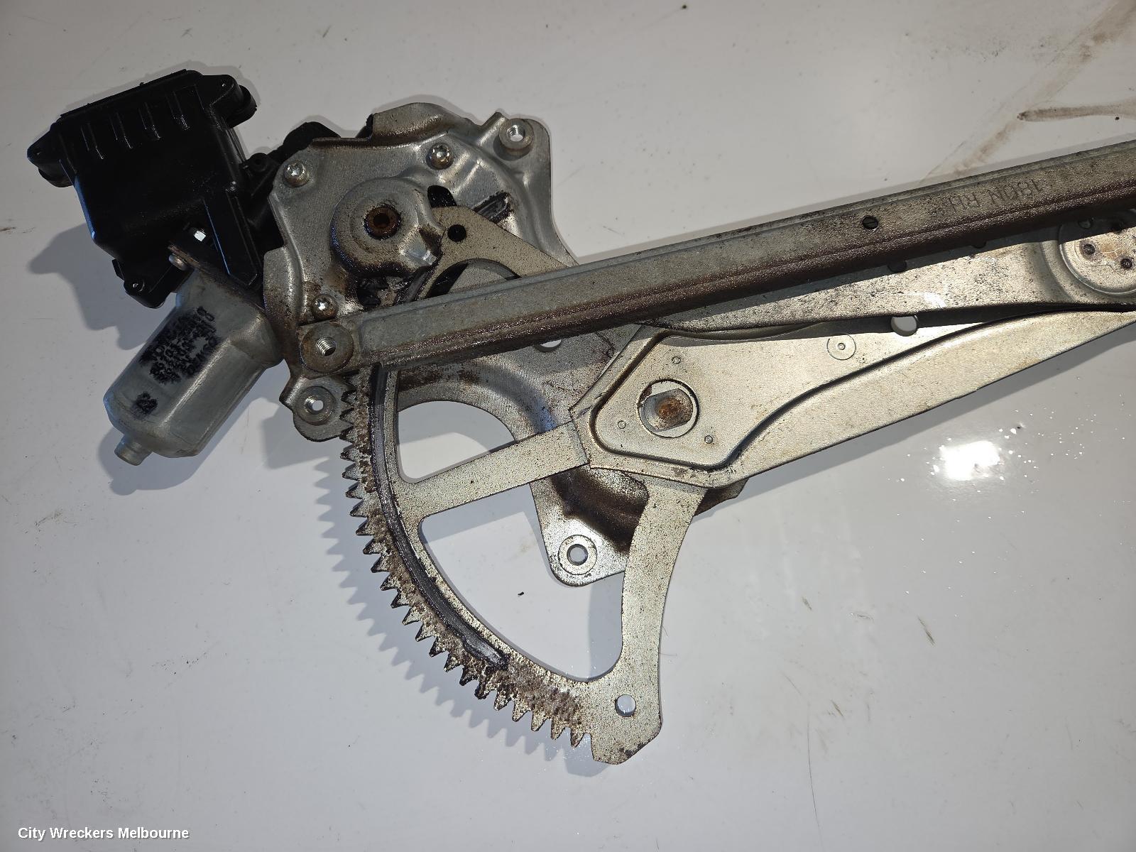 TOYOTA COROLLA RIGHT FRONT WINDOW REG/MOTOR, ZRE152/20153R, 03/2007 - 10/2013