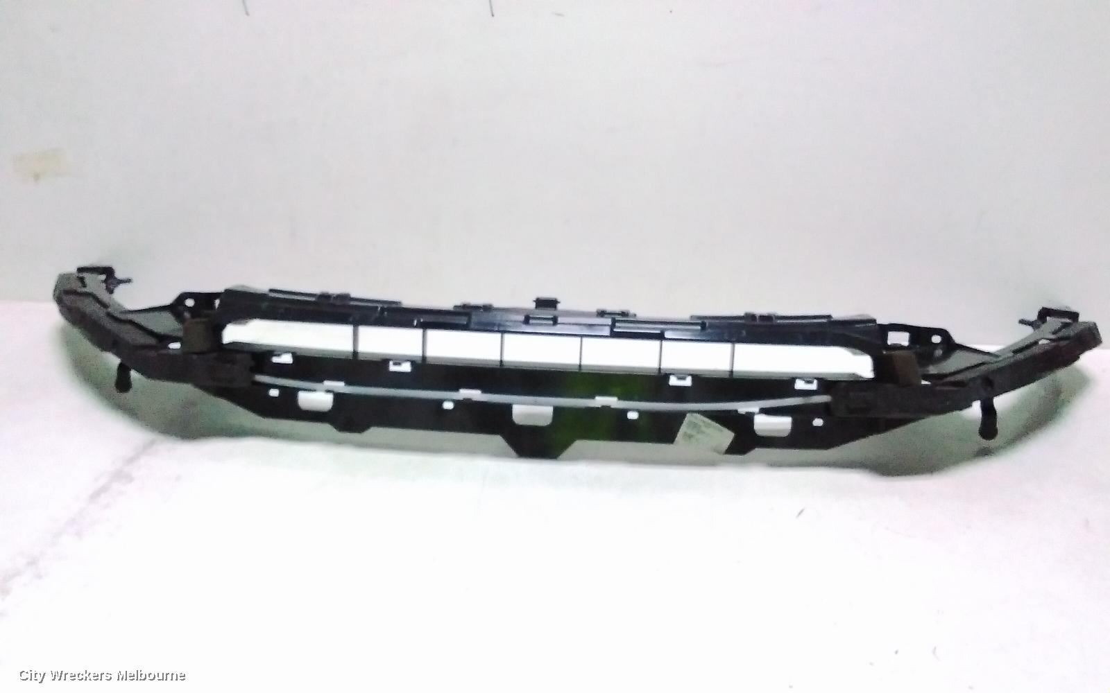 LAND ROVER DISCOVERY SPORT F/BAR REINFORC/BRACK, ENERGY ABSORBER (CENTRE), L550, 07/2019 ONWARDS