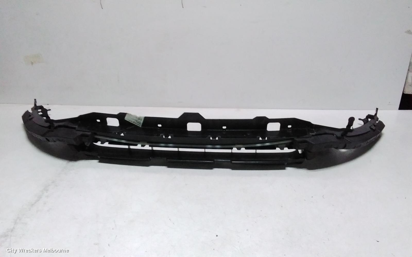 LAND ROVER DISCOVERY SPORT F/BAR REINFORC/BRACK, ENERGY ABSORBER (CENTRE), L550, 07/2019 ONWARDS