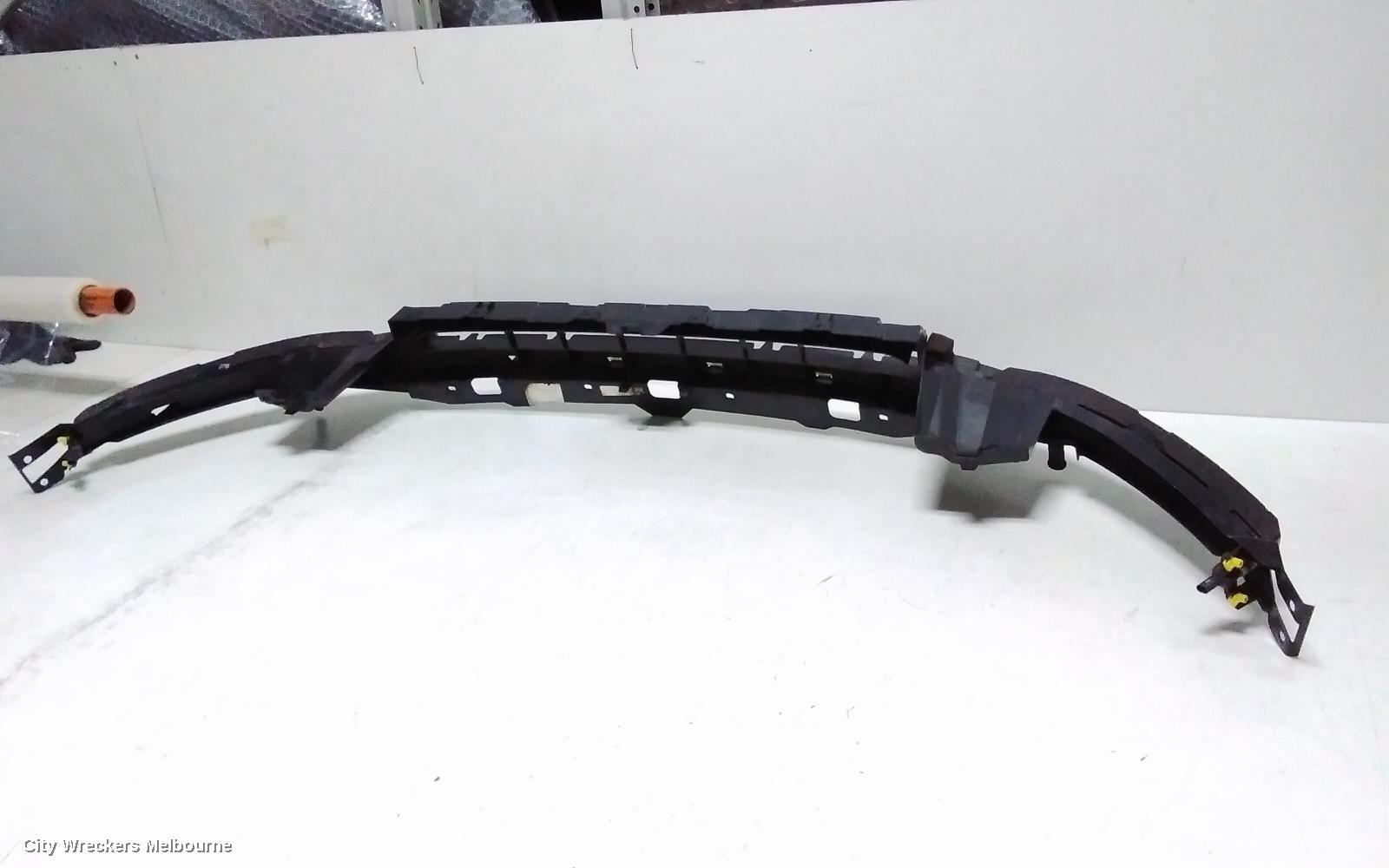 LAND ROVER DISCOVERY SPORT F/BAR REINFORC/BRACK, ENERGY ABSORBER (CENTRE), L550, 07/2019 ONWARDS