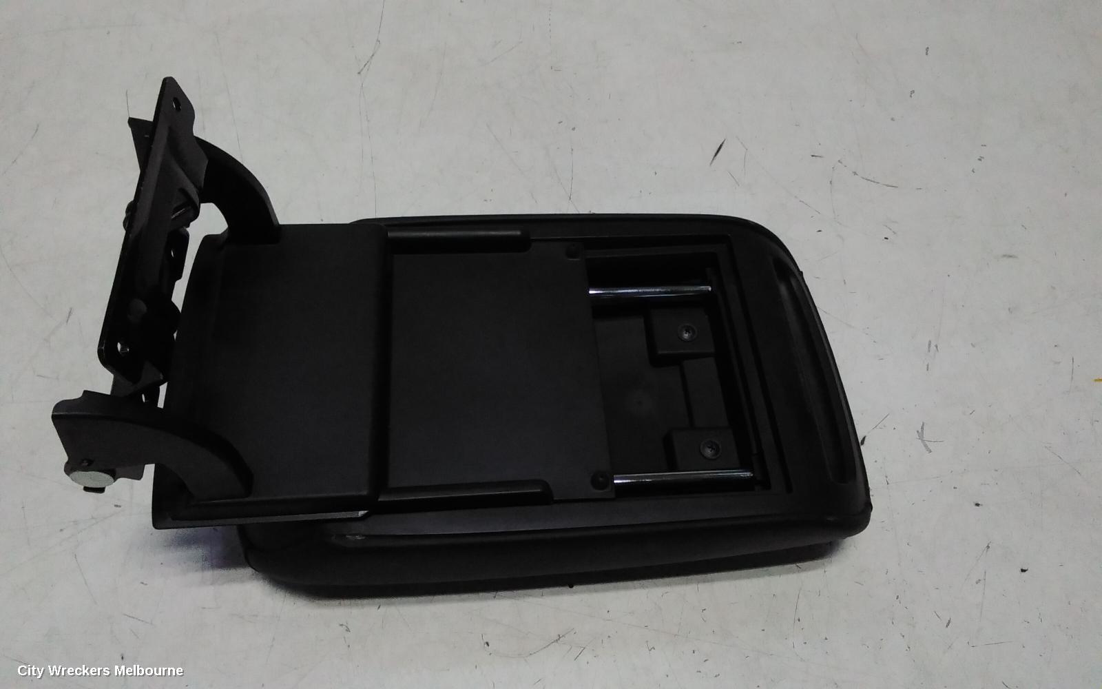 MG HS CONSOLE, SAS23, CONSOLE LID ONLY, LEATHER, BLACK, W/ RED STICHING TYPE, 08/2019 - 12/2024