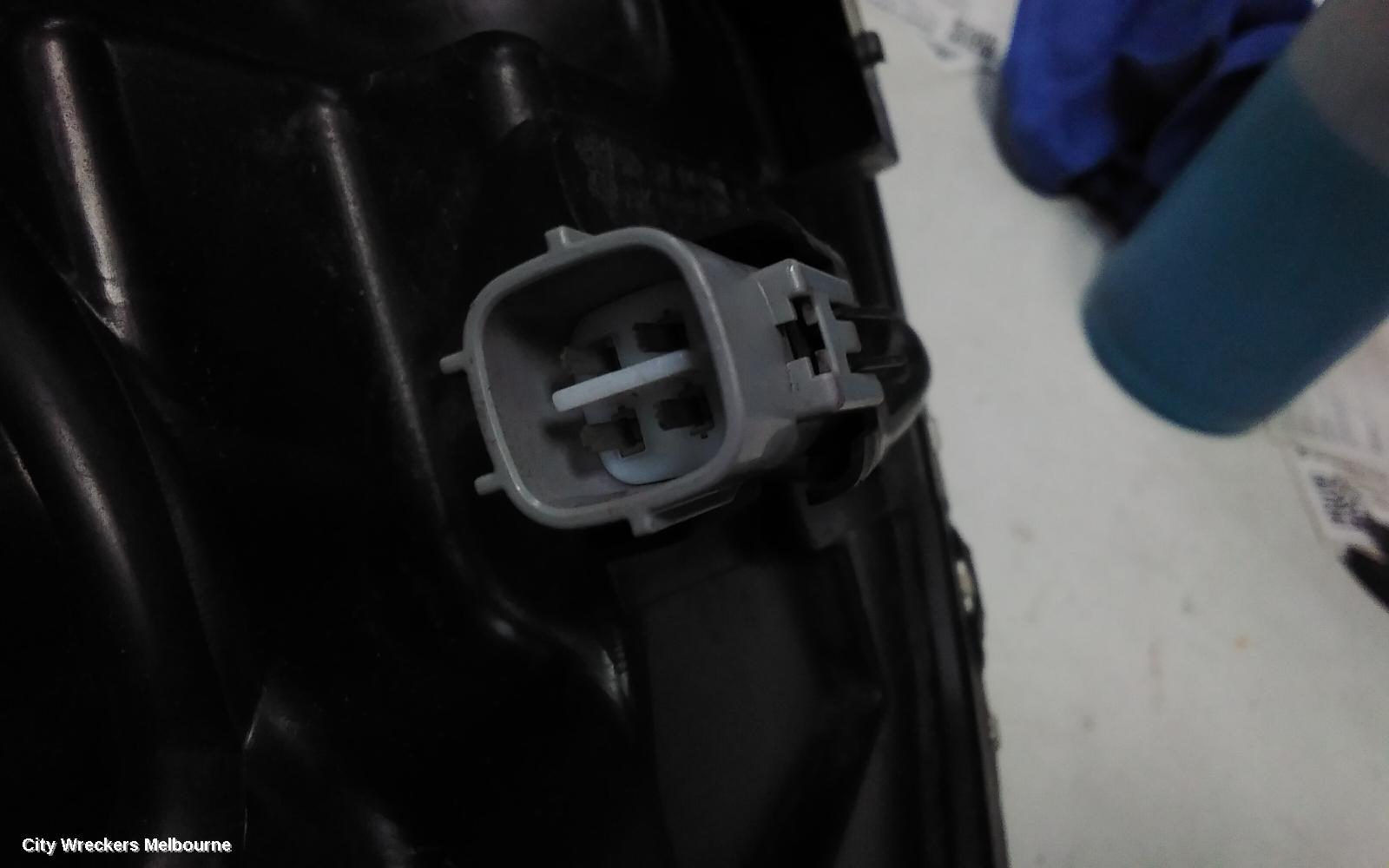 TOYOTA KLUGER LEFT HEADLAMP, GSU50/GSU55, GX/GXL, HALOGEN TYPE, 12/2013 - 10/2016