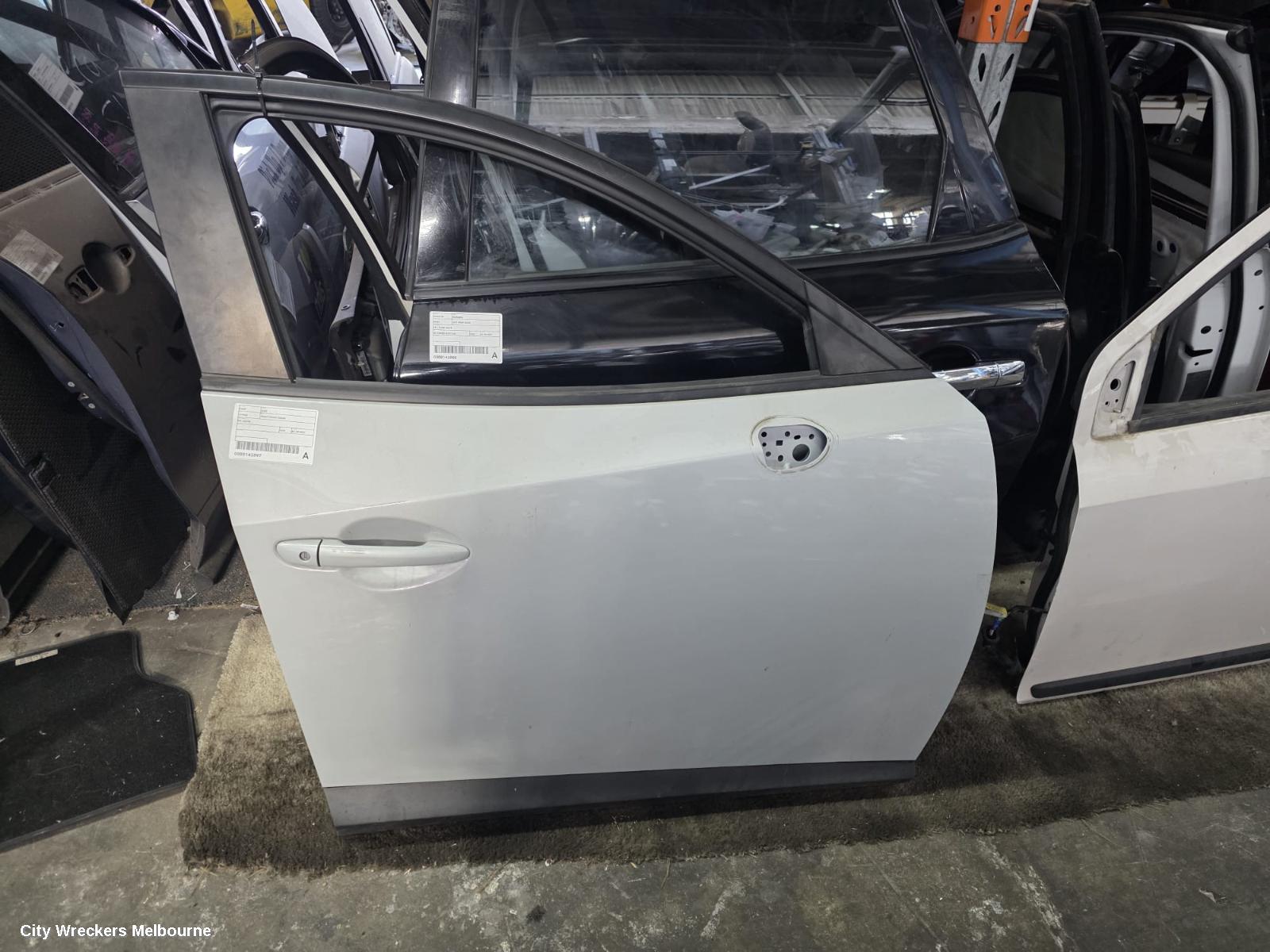 MAZDA CX3 RIGHT FRONT DOOR, DK, 03/2015 ONWARDS