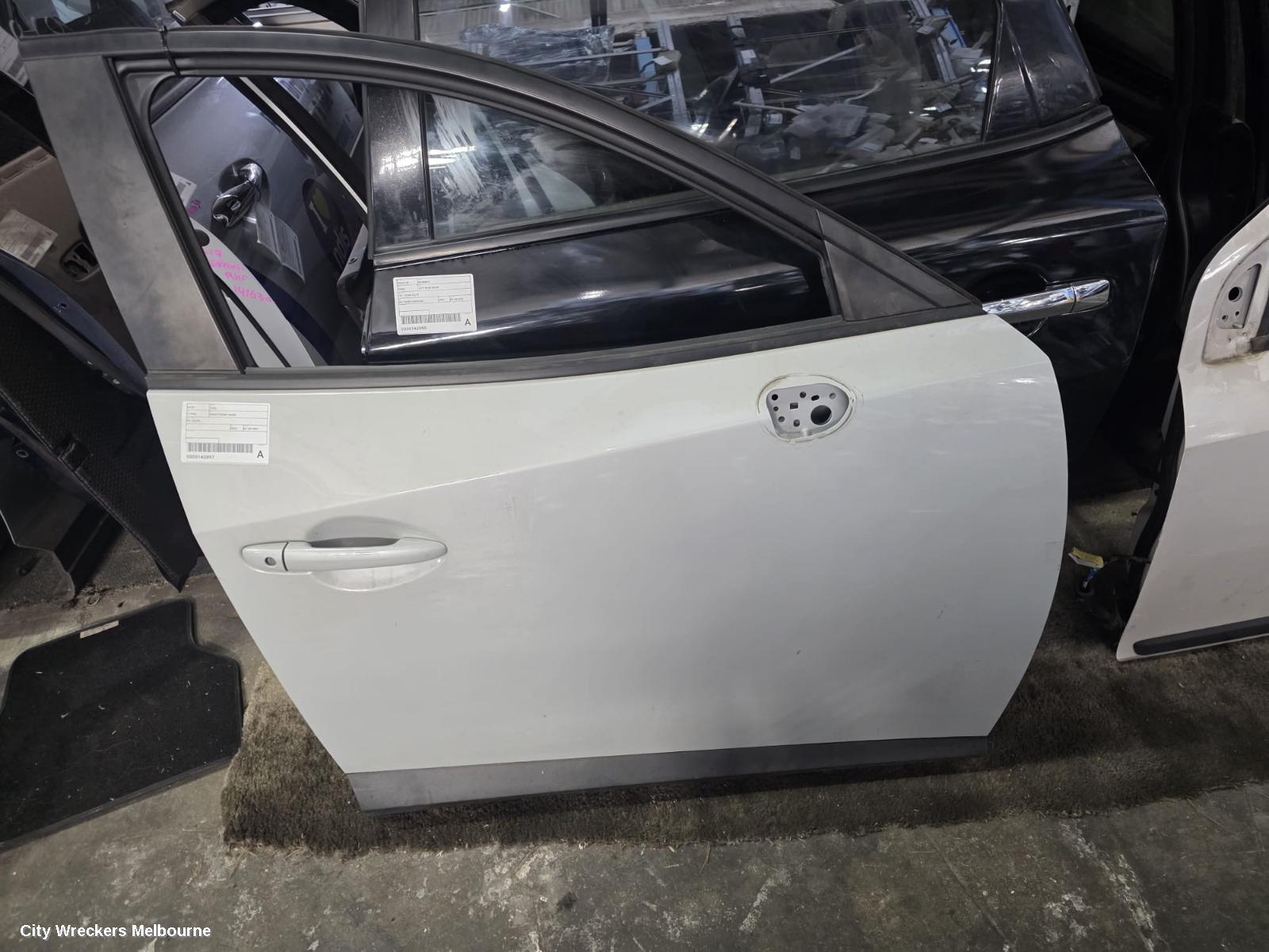 MAZDA CX3 RIGHT FRONT DOOR, DK, 03/2015 ONWARDS
