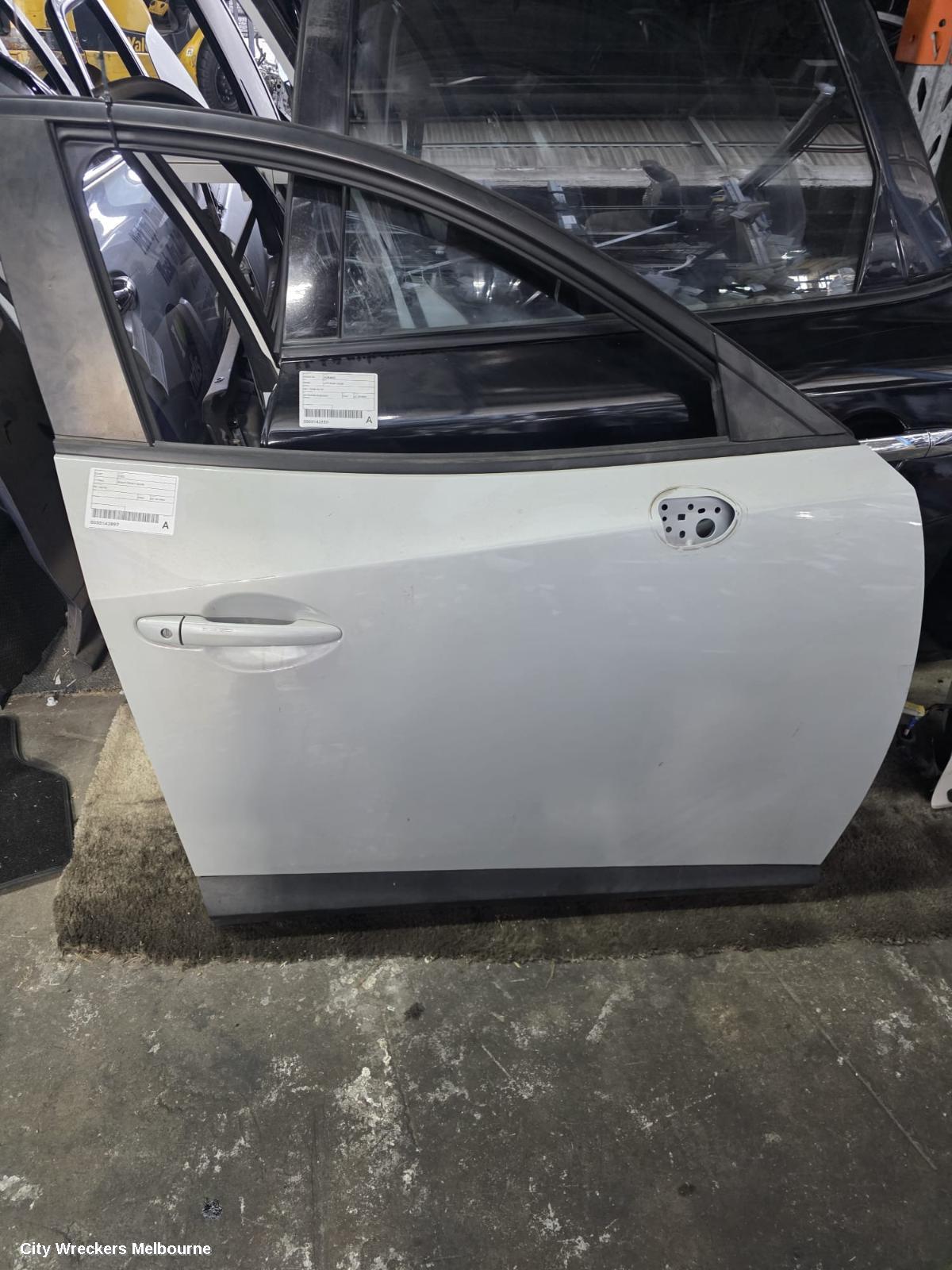 MAZDA CX3 RIGHT FRONT DOOR, DK, 03/2015 ONWARDS