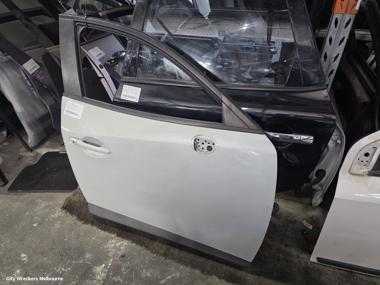 MAZDA CX3 RIGHT FRONT DOOR, DK, 03/2015 ONWARDS