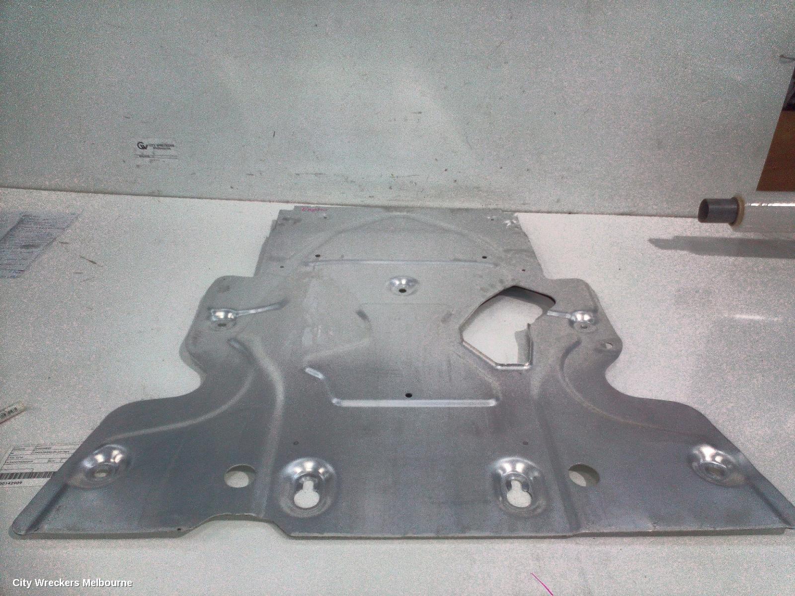 LAND ROVER DISCOVERY LOWER ENGINE SPLASH TRAY, L462, 12/2016 ONWARDS