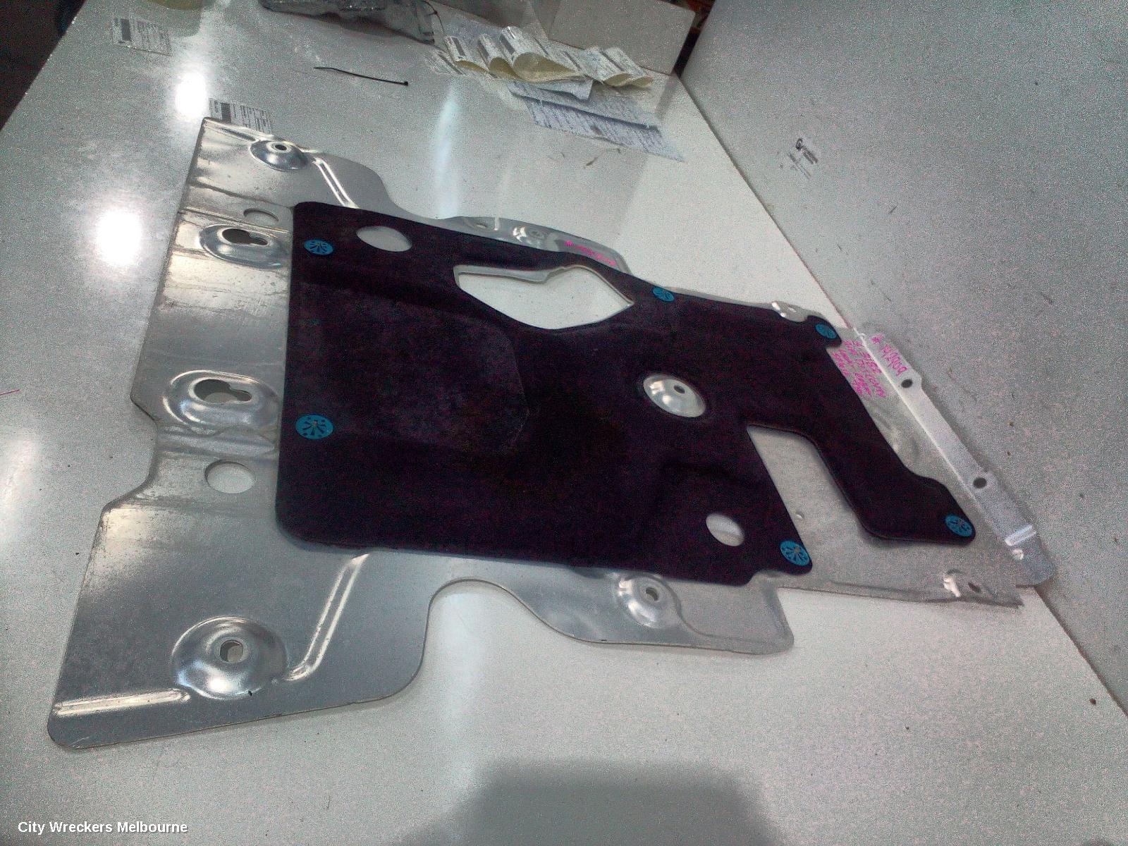 LAND ROVER DISCOVERY LOWER ENGINE SPLASH TRAY, L462, 12/2016 ONWARDS