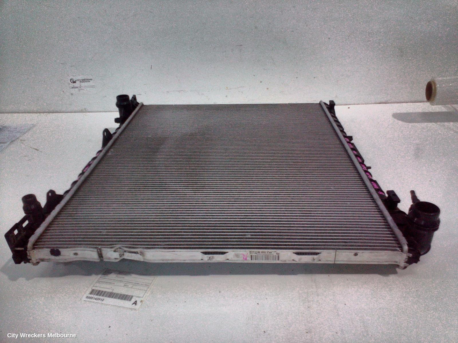 LAND ROVER DISCOVERY RADIATOR, PRIMARY RADIATOR (CLOSEST TO ENGINE), DIESEL, 3.0, TWIN TURBO, SD6, L462, 12/2016 - 12/2020