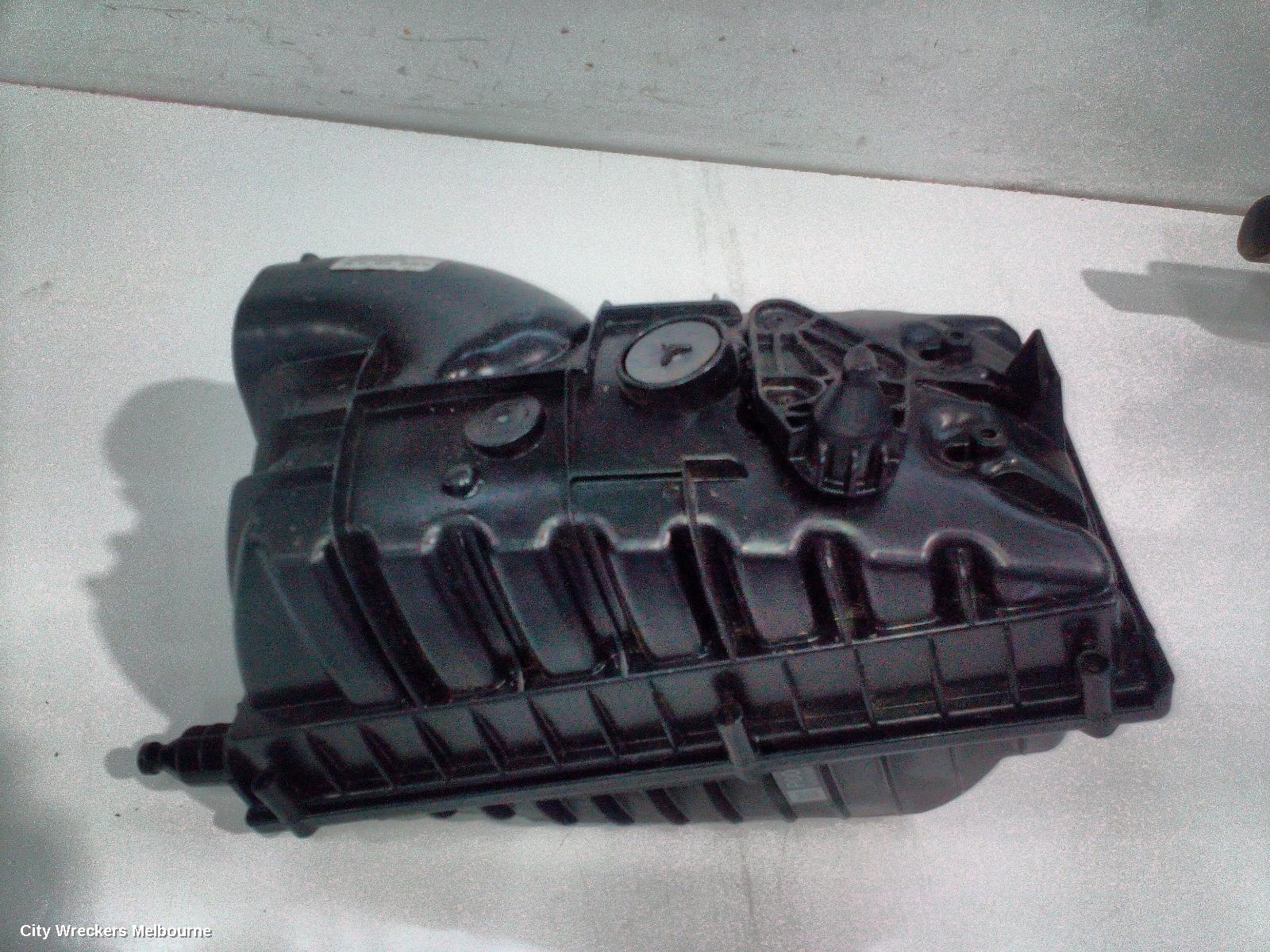 LAND ROVER DISCOVERY AIR CLEANER DUCT/HOS, L462, 12/2016 ONWARDS