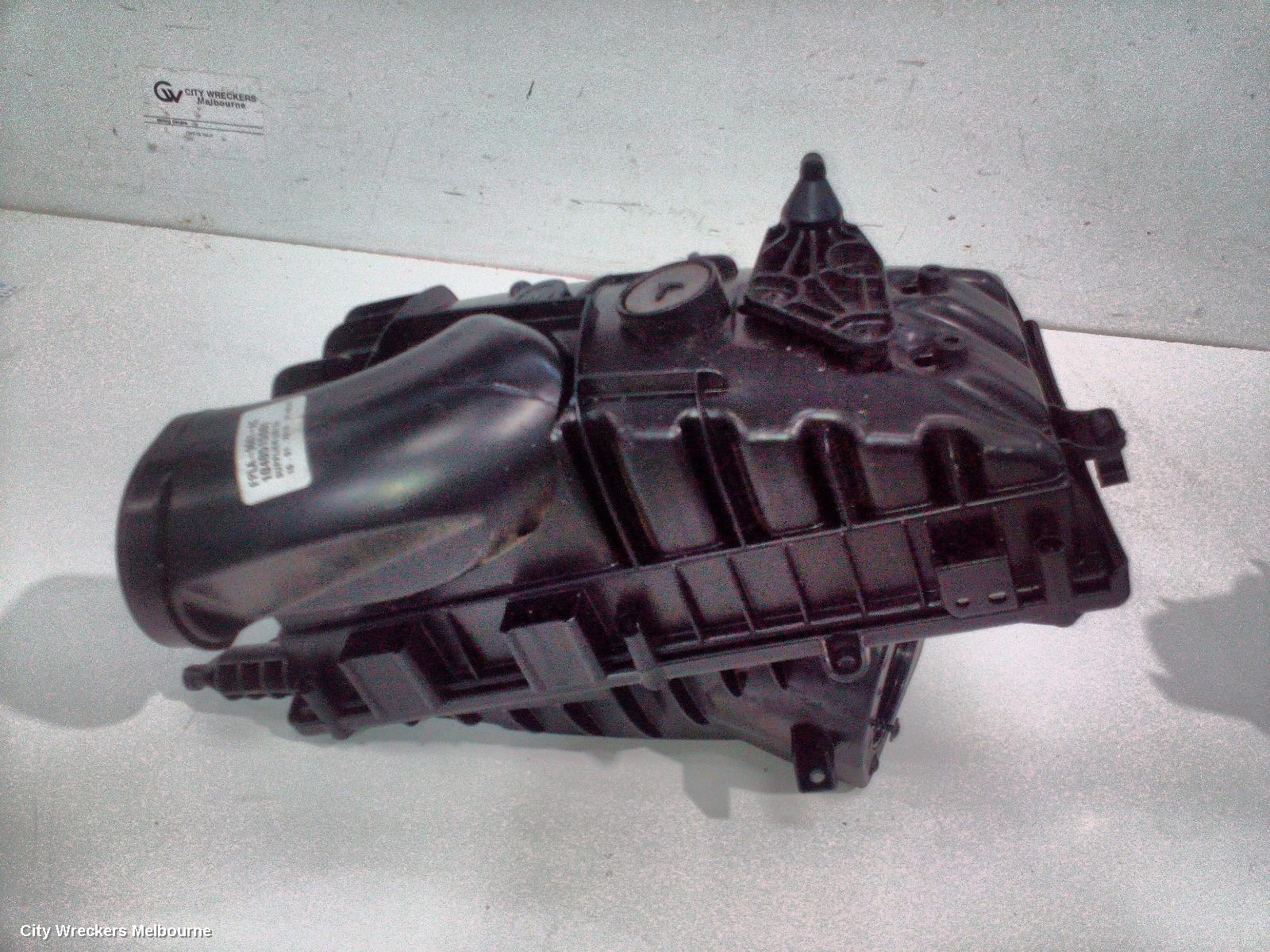 LAND ROVER DISCOVERY AIR CLEANER DUCT/HOS, L462, 12/2016 ONWARDS