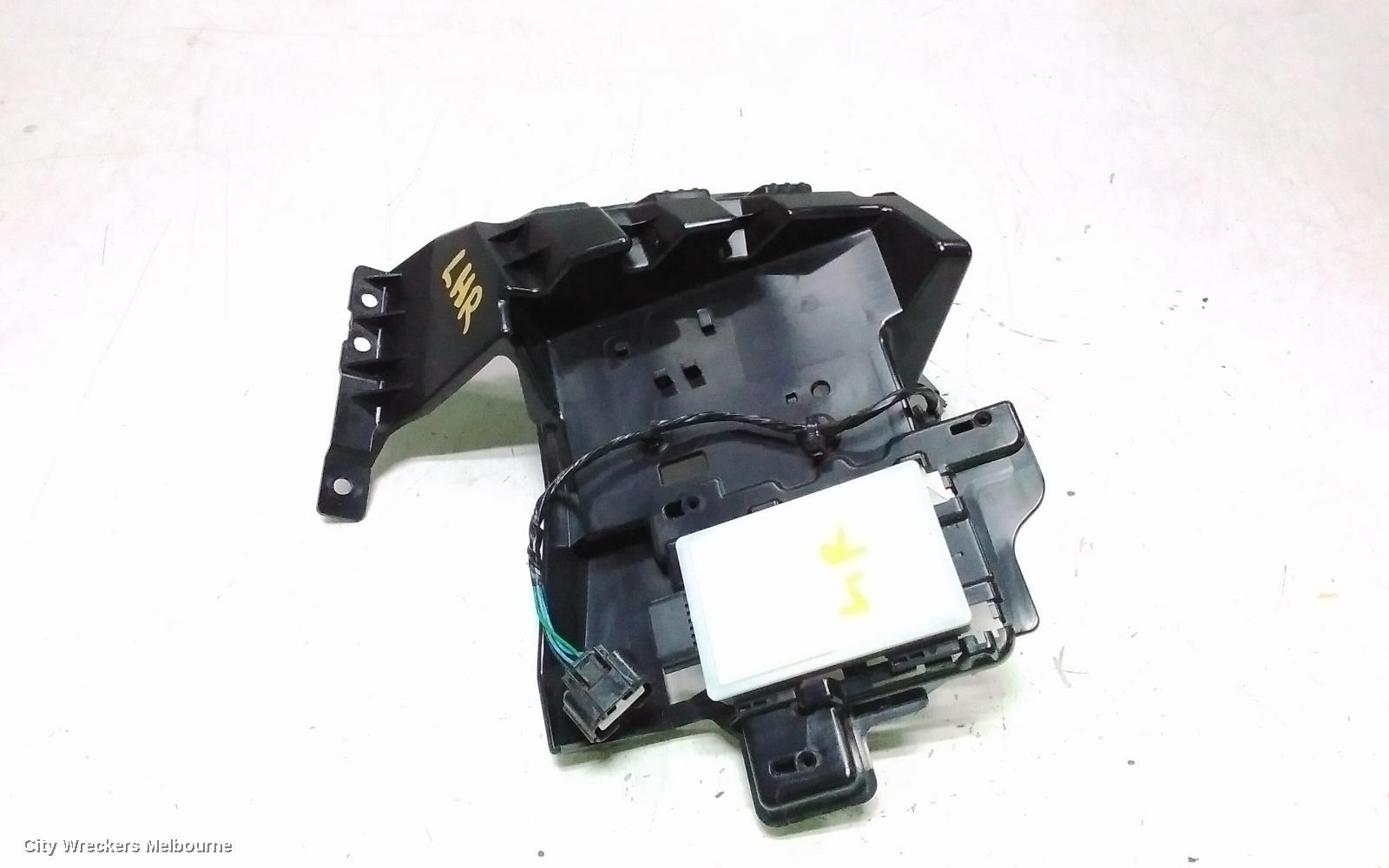 LAND ROVER DISCOVERY SPORT, L550, 01/2015 ONWARDS, K8D2-14F152-AL BLIND SPOT CONTROL MODULE  LHR: 143006