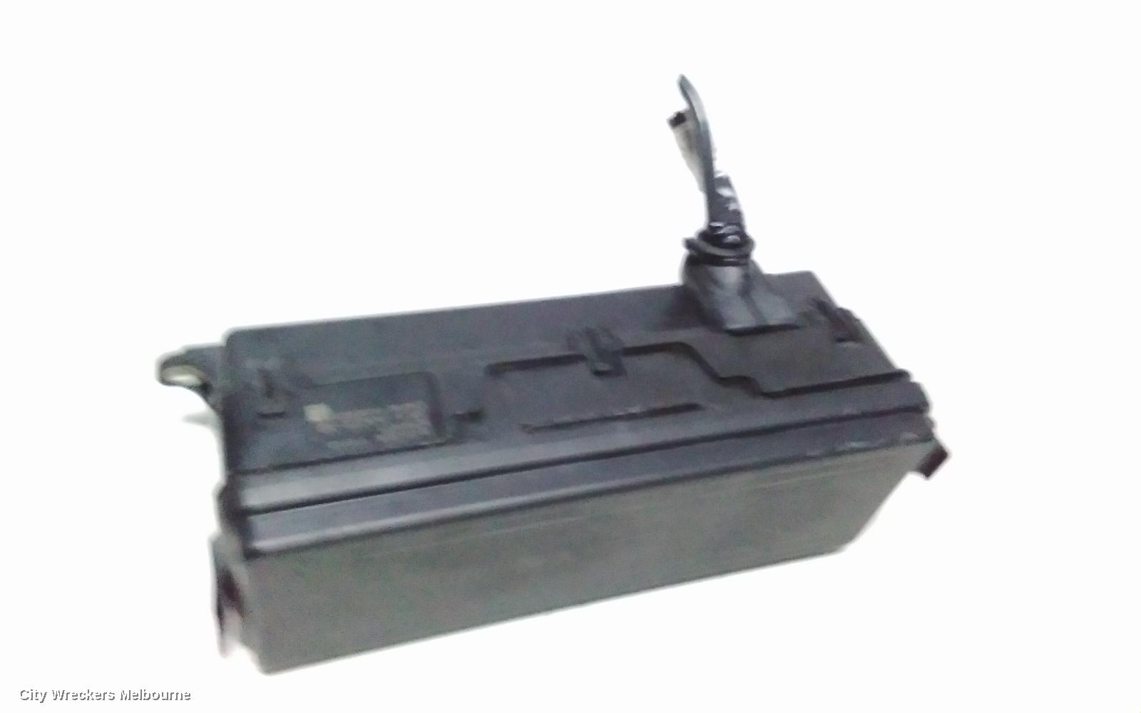 LAND ROVER DISCOVERY SPORT FUSE BOX, ENGINE BAY, PETROL, L550, 01/2015 ONWARDS