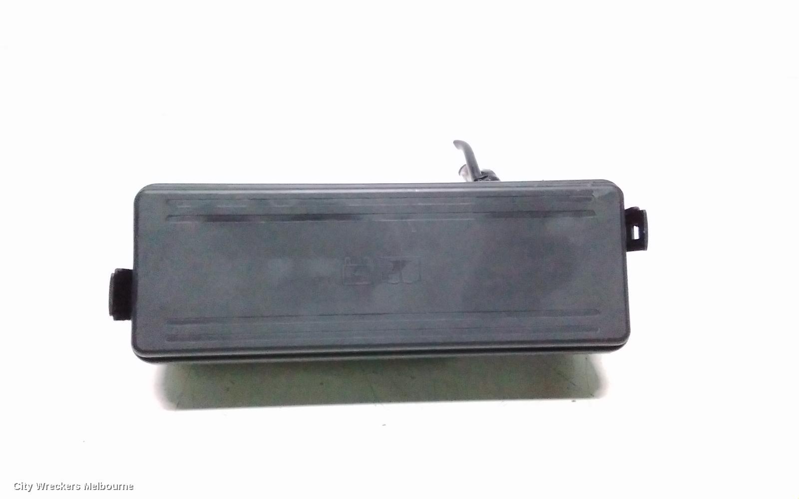 LAND ROVER DISCOVERY SPORT FUSE BOX, ENGINE BAY, PETROL, L550, 01/2015 ONWARDS